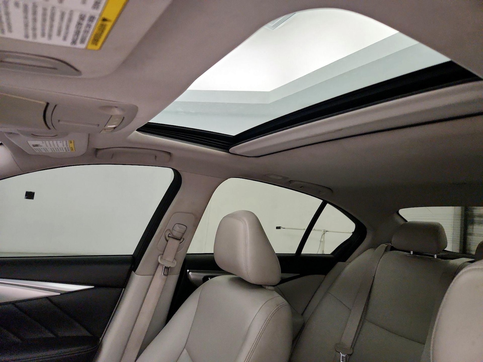 Sunroof(s) & Overhead Airbags