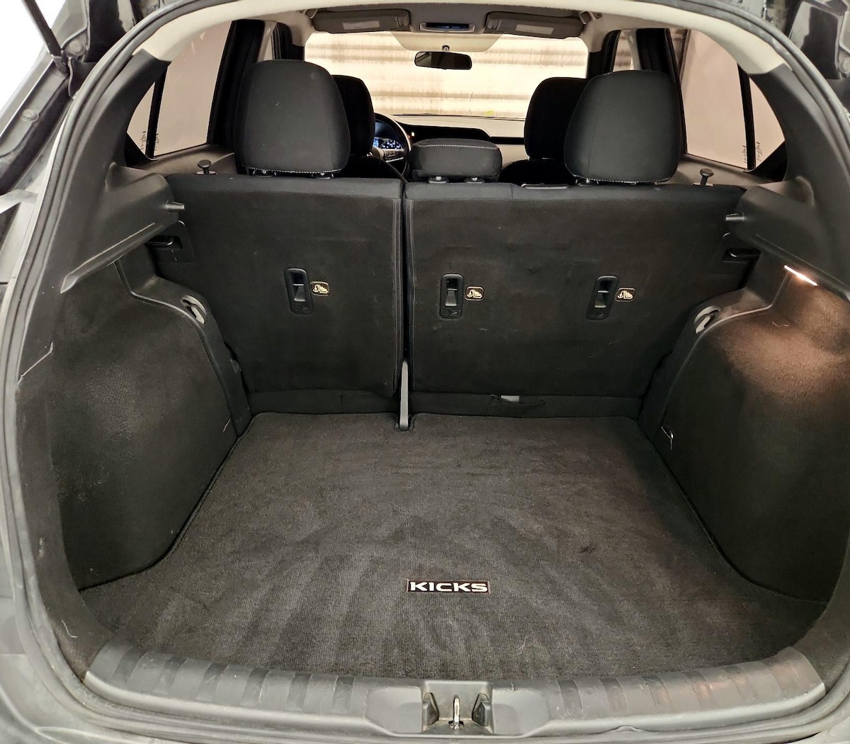 Trunk/Cargo (Seats Up)