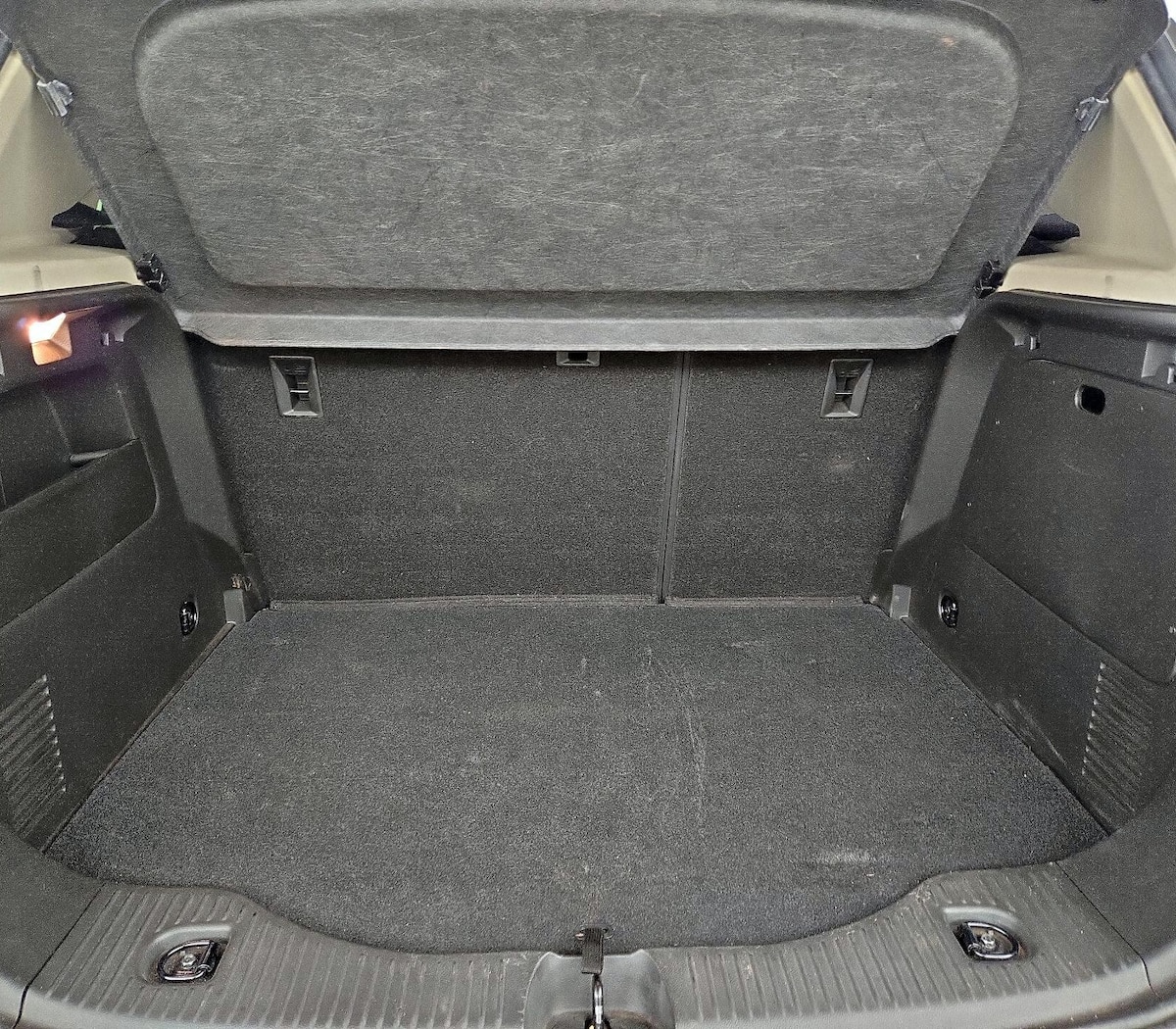 Trunk/Cargo (Seats Up)