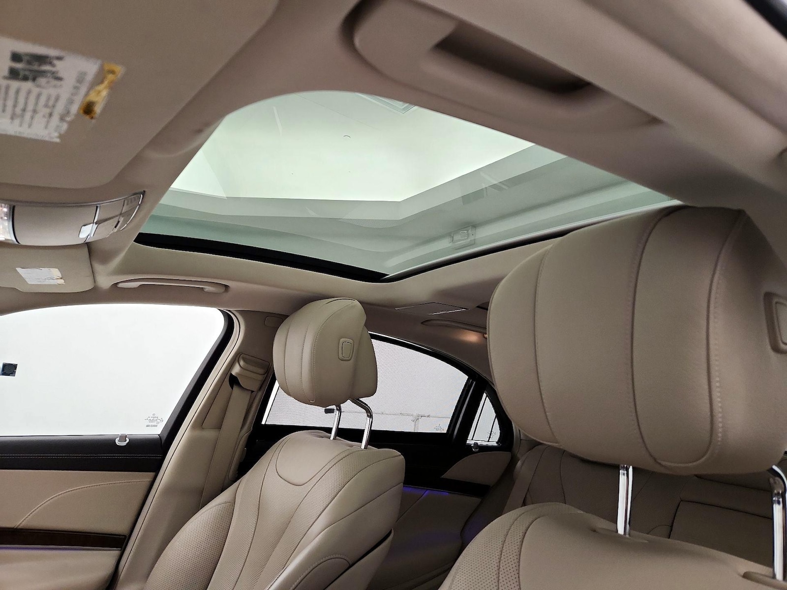 Panoramic Sunroof & Skylight(s)