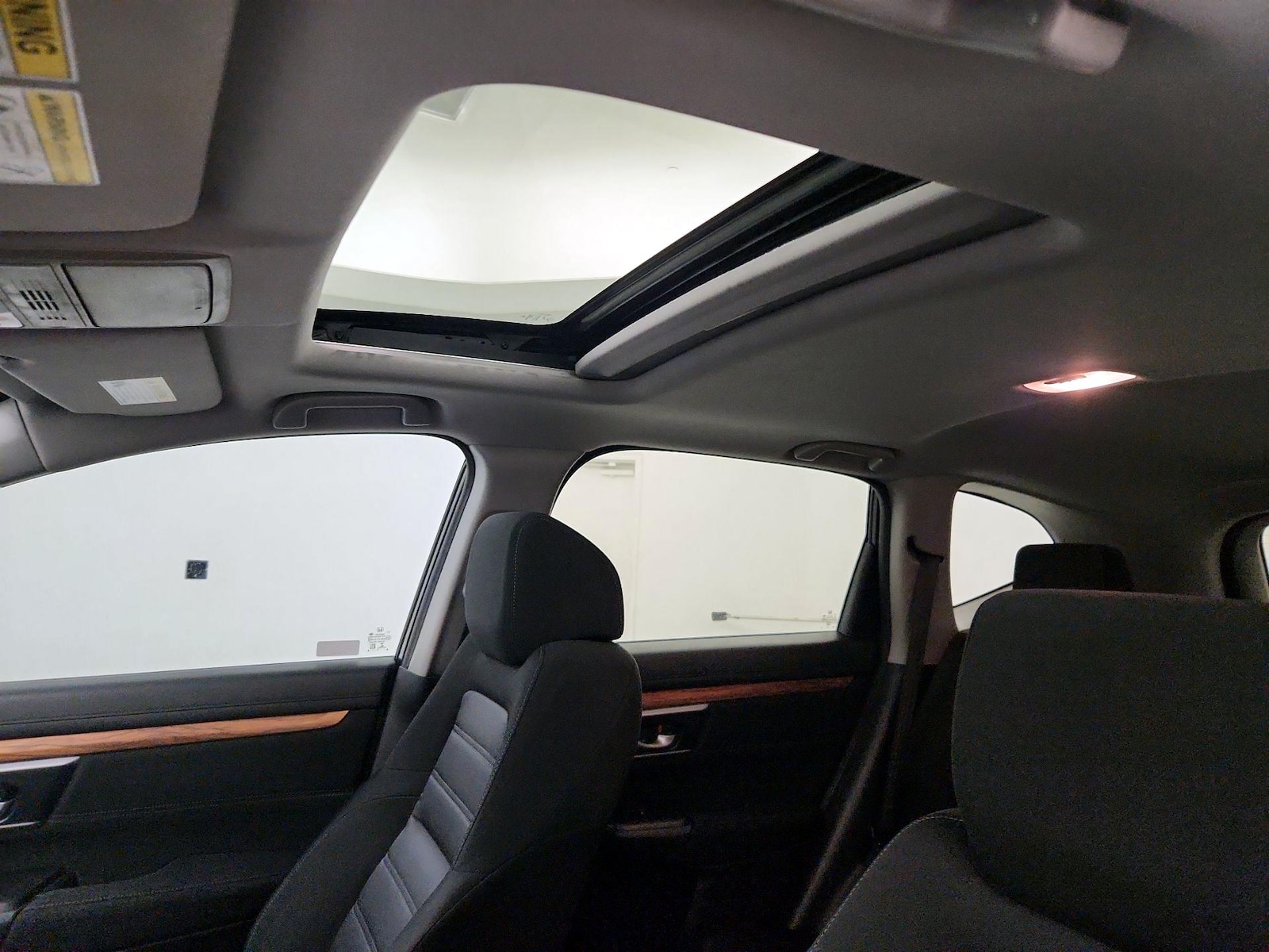 Sunroof(s) & Overhead Airbags