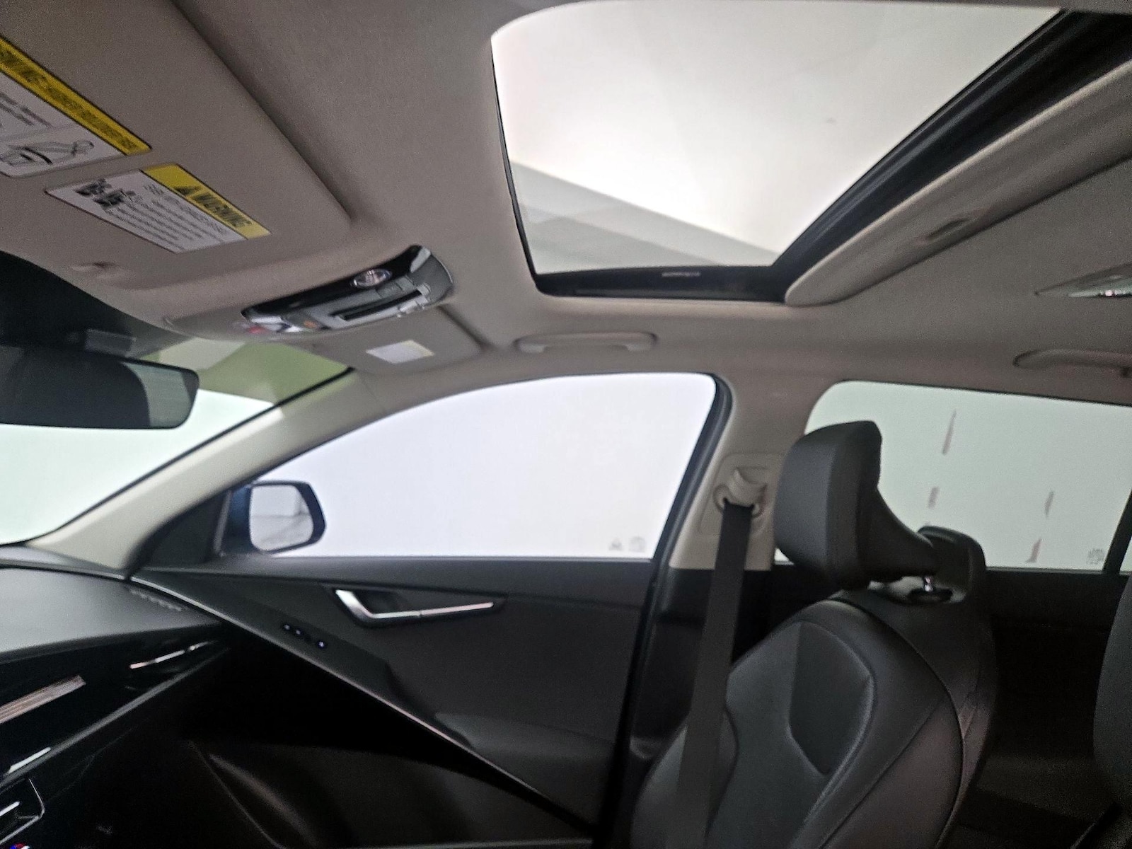 Sunroof(s) & Overhead Airbags