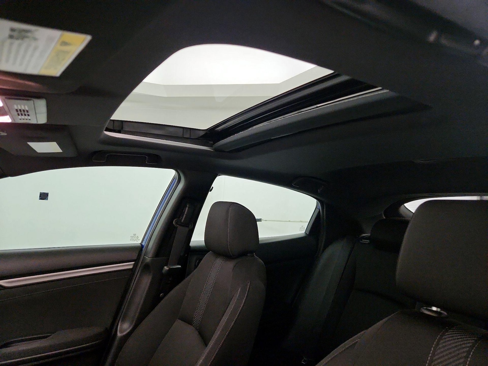 Sunroof(s) & Overhead Airbags