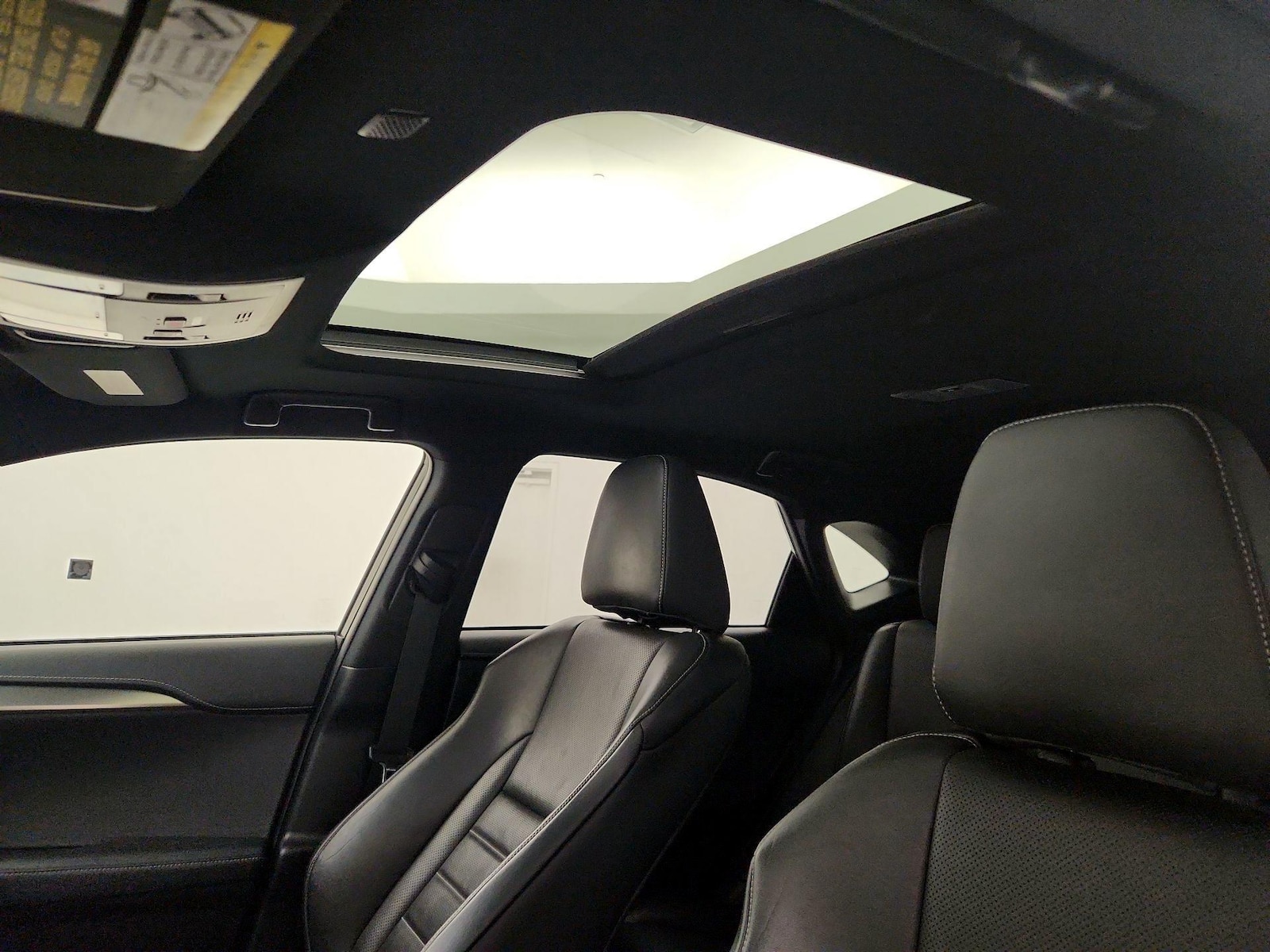 Sunroof(s) & Overhead Airbags