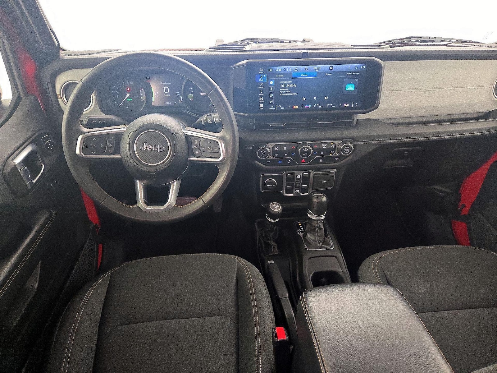 Apple CarPlay® & Android Auto™