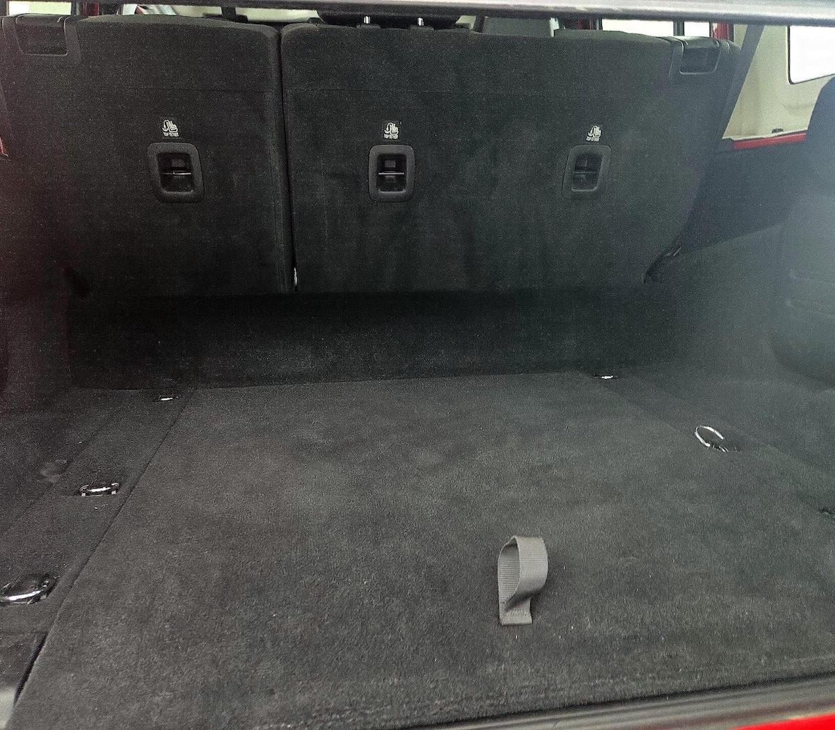 Trunk/Cargo (Seats Up)