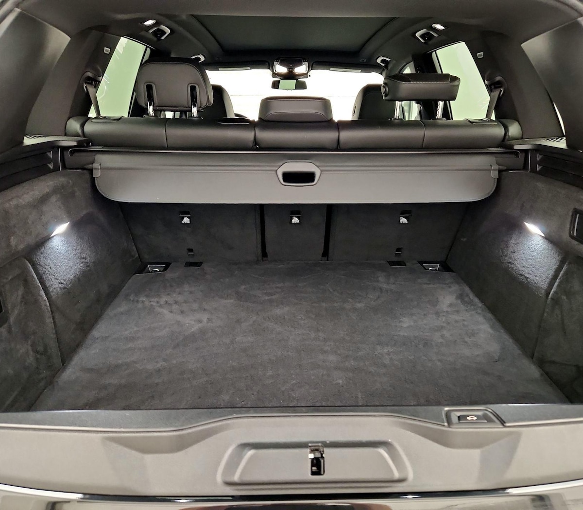Trunk/Cargo (Seats Up)