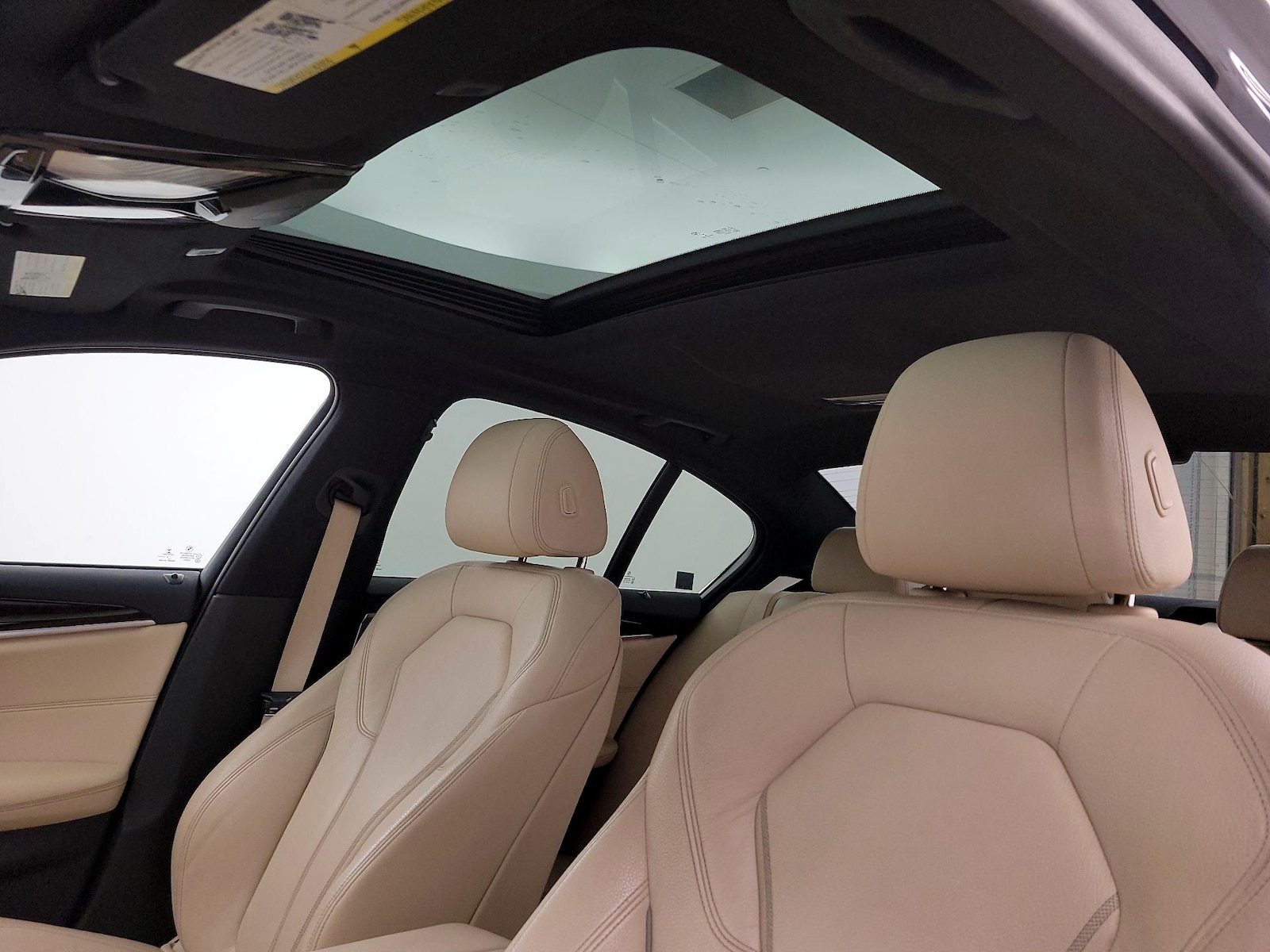 Sunroof(s) & Overhead Airbags