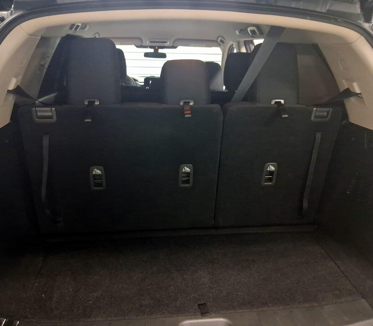 Trunk/Cargo (Seats Up)