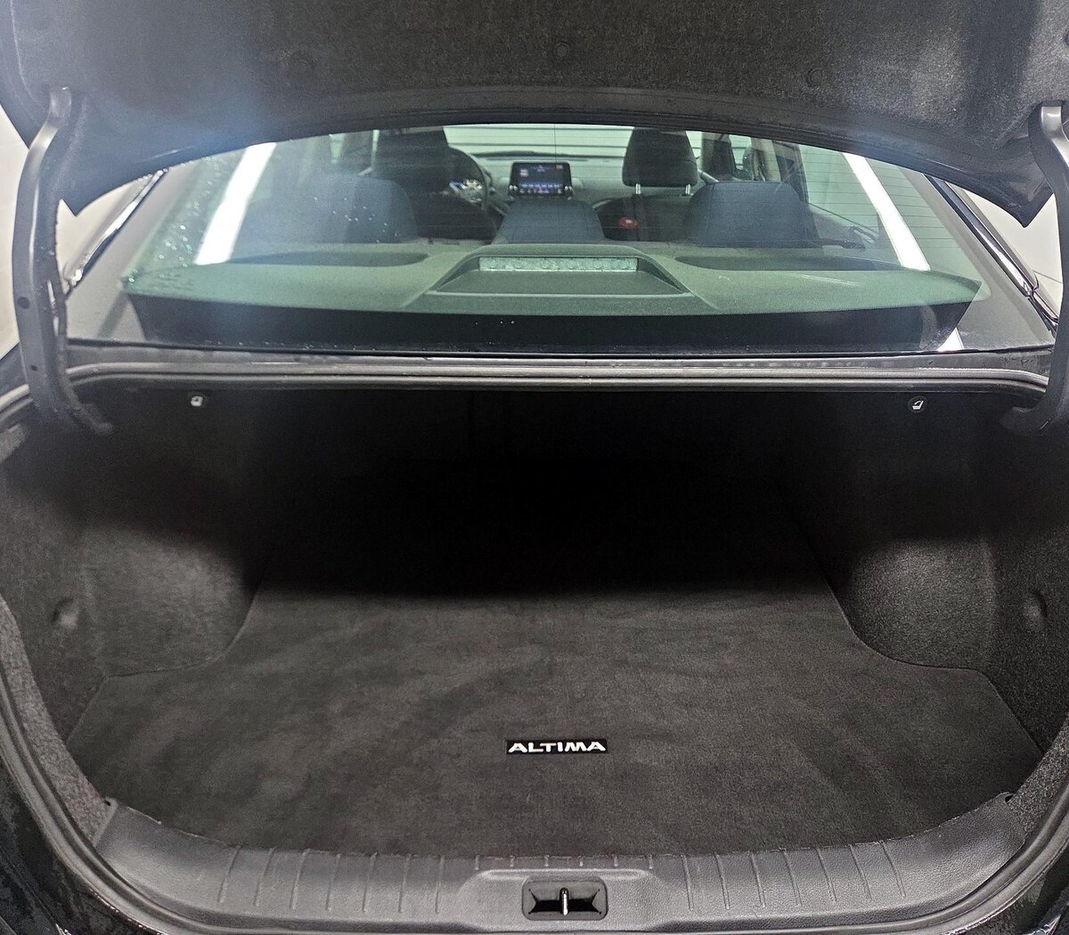 Trunk/Cargo (Seats Up)