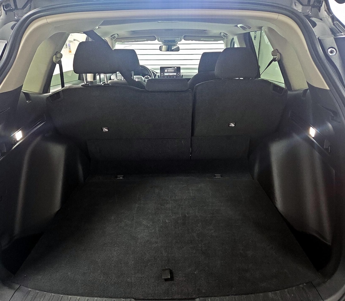 Trunk/Cargo (Seats Up)