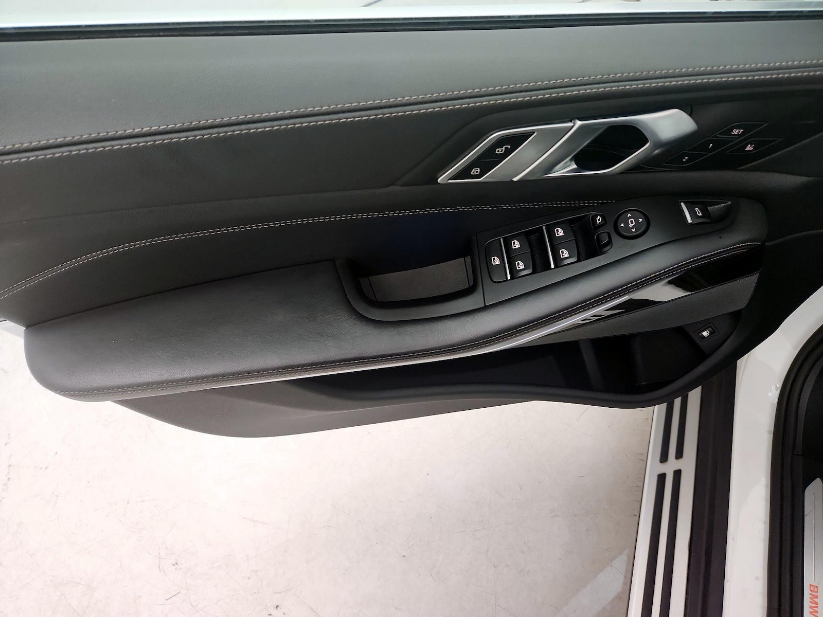 2025 BMW X5 50e - Photo 11