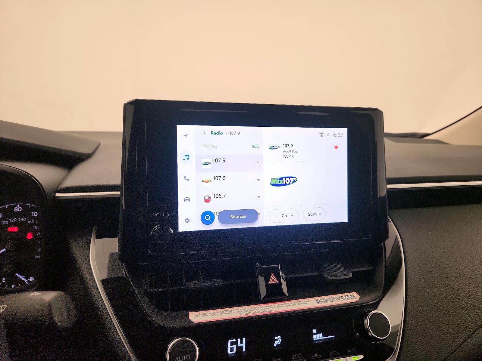2024 Toyota Corolla LE - Photo 13