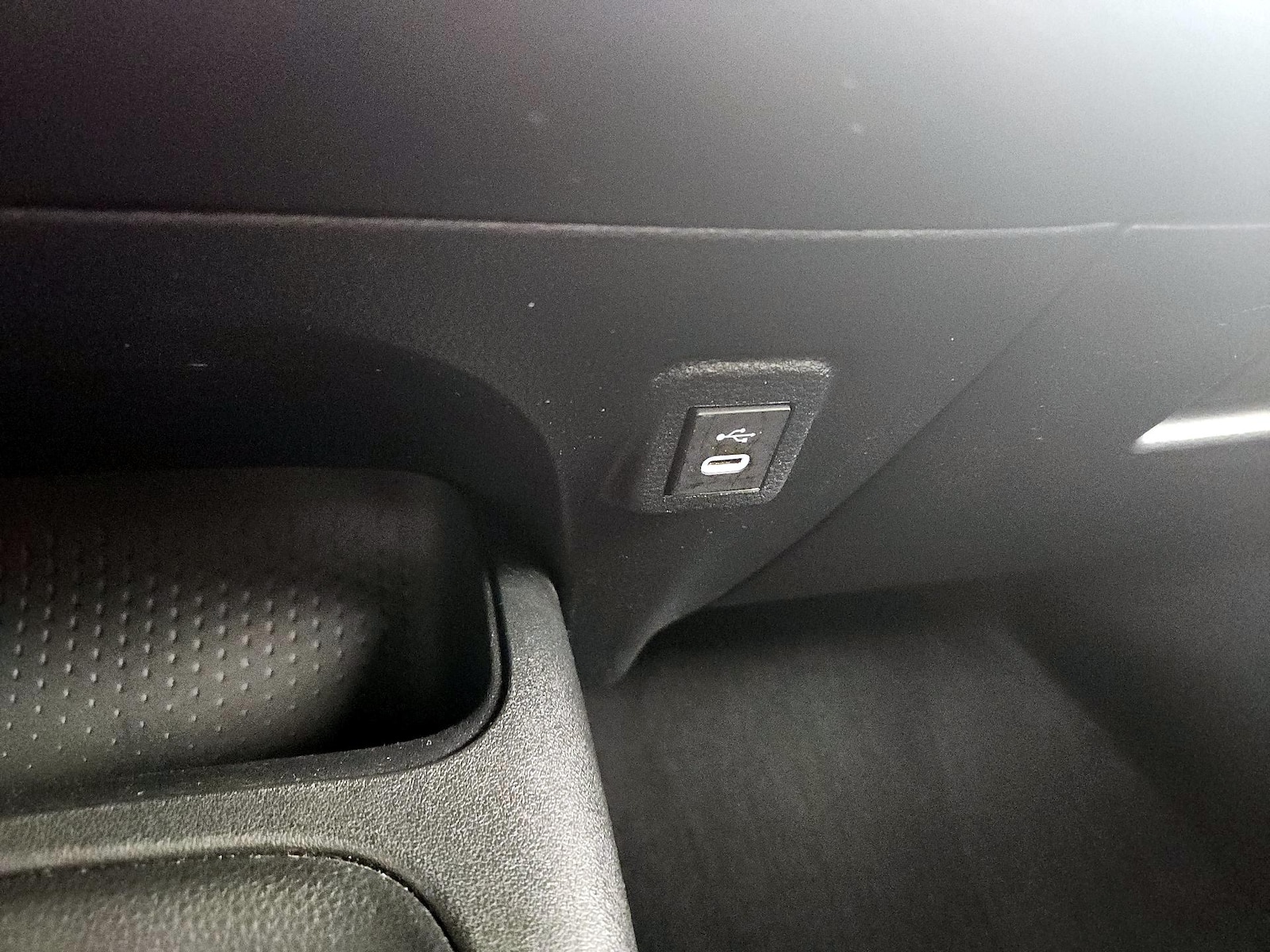 2024 Toyota Corolla LE - Photo 16