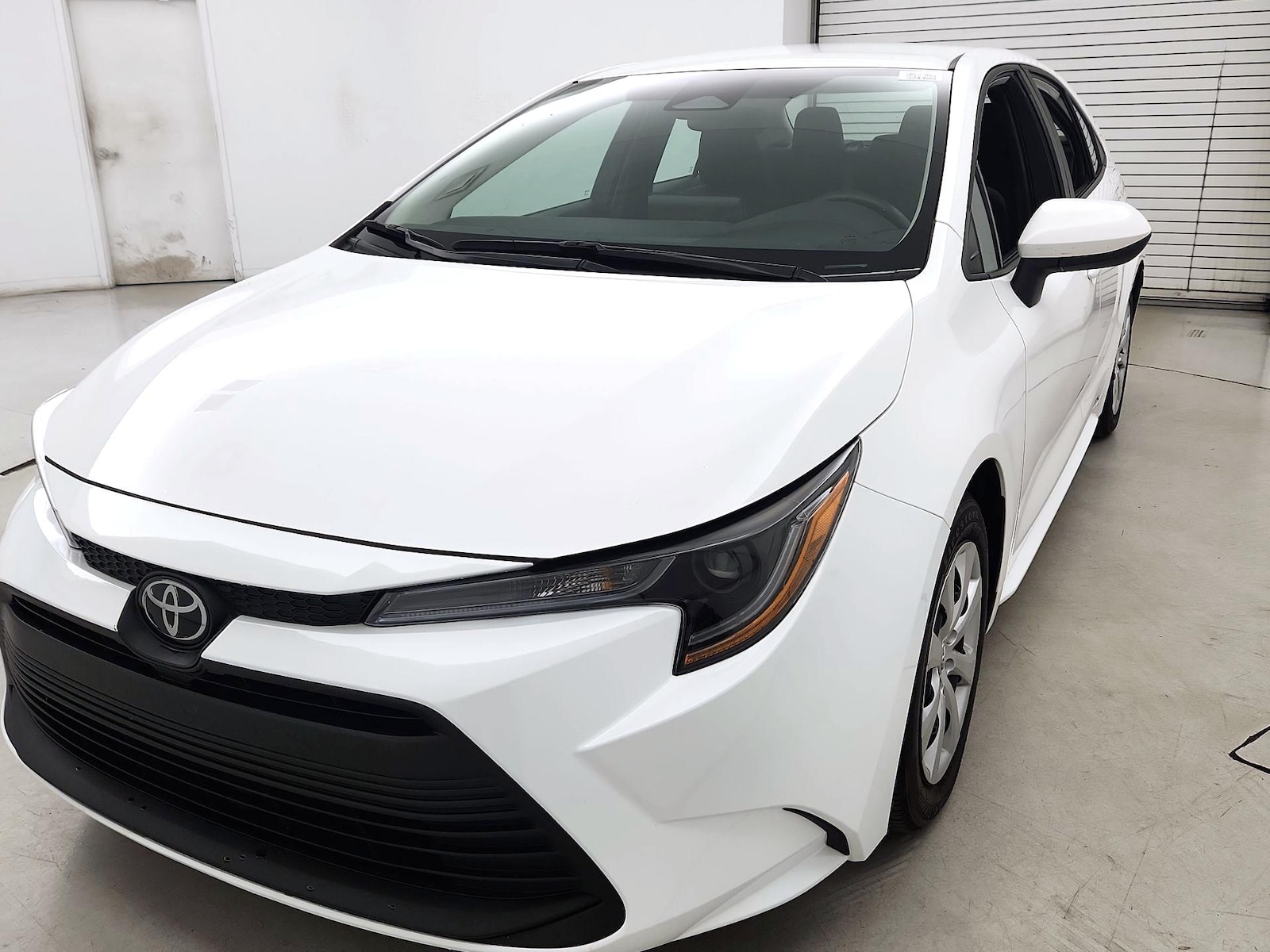 2024 Toyota Corolla LE - Photo 3