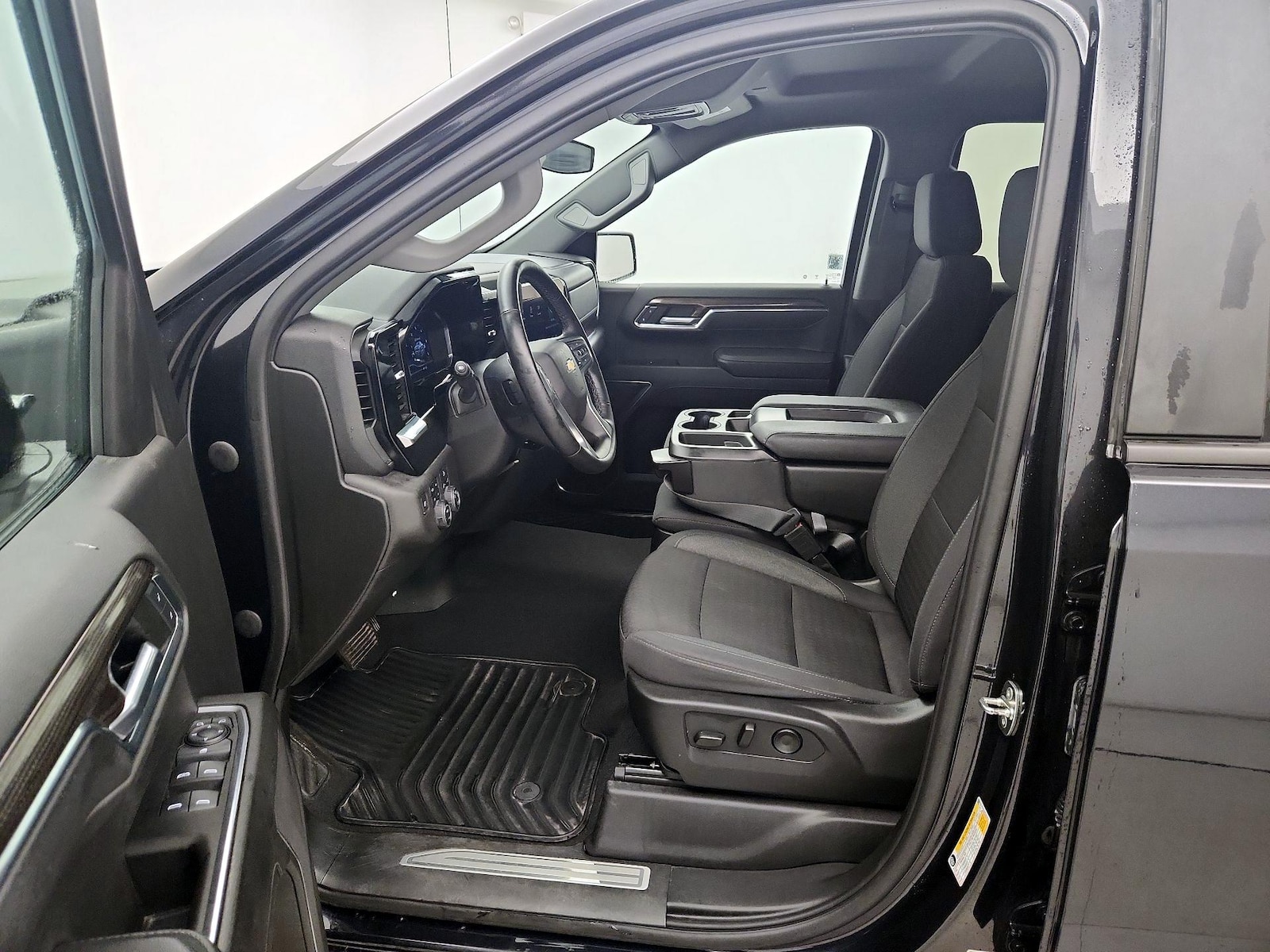 2023 Chevrolet Silverado 1500 LT - Photo 10