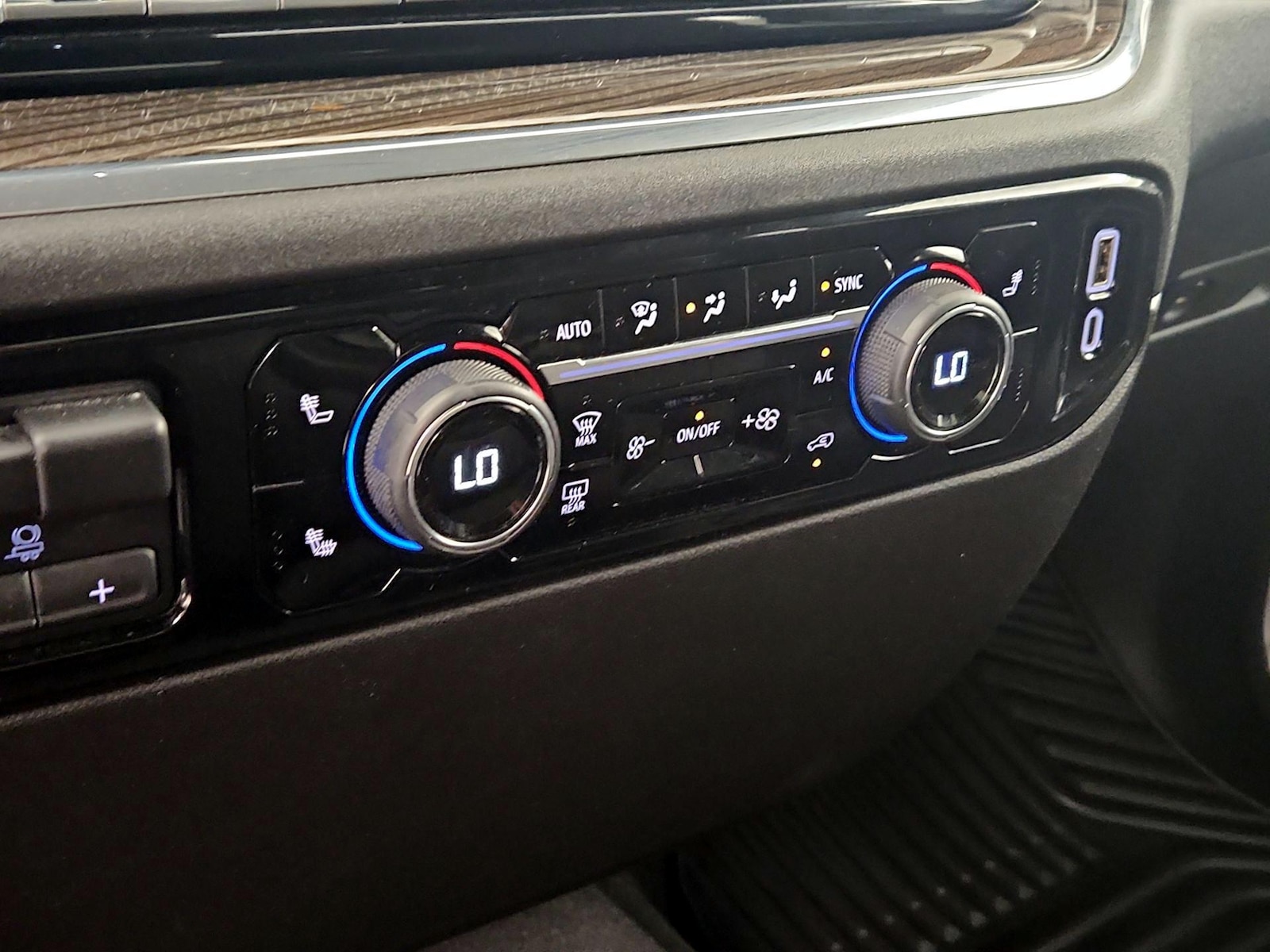 2023 Chevrolet Silverado 1500 LT - Photo 15