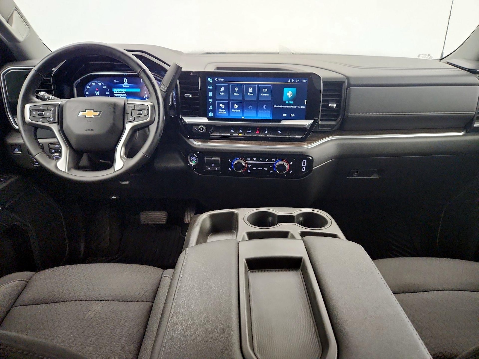 2023 Chevrolet Silverado 1500 LT - Photo 8