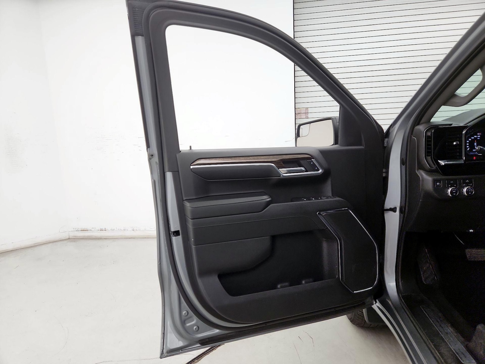 2024 GMC Sierra 1500 Elevation - Photo 11