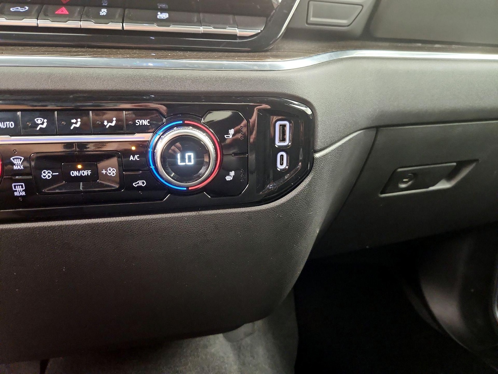 2024 GMC Sierra 1500 Elevation - Photo 17