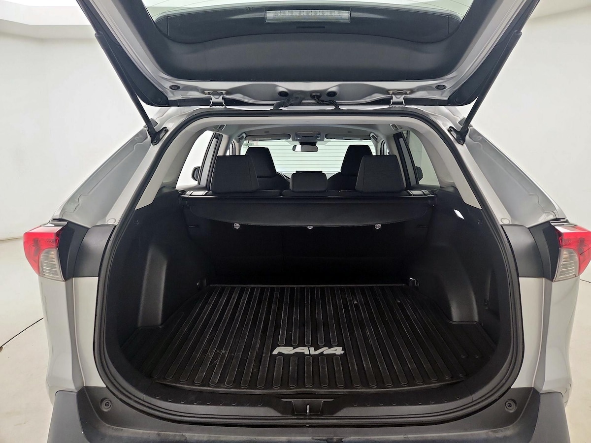 Trunk/Cargo (Seats Up)