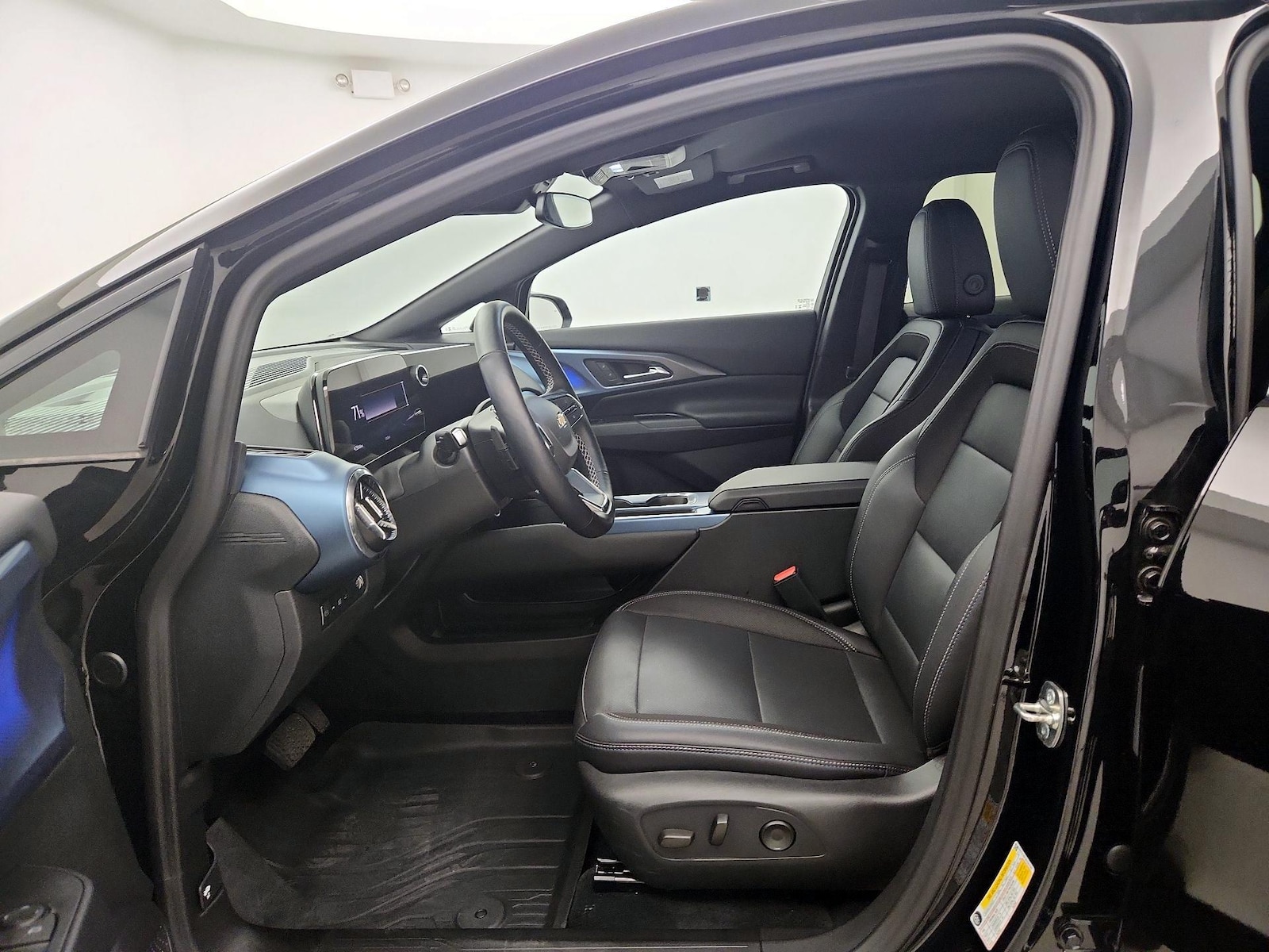 2024 Chevrolet Equinox EV LT - Photo 10