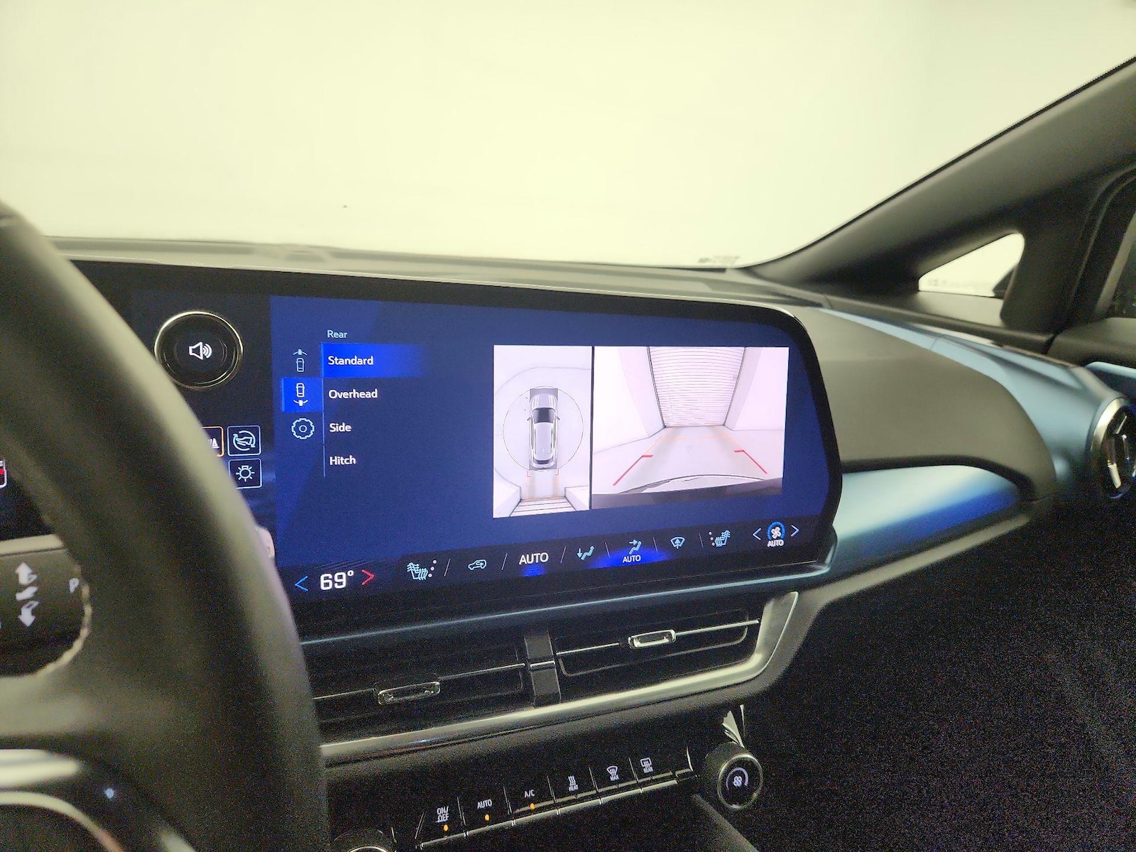 2024 Chevrolet Equinox EV LT - Photo 12