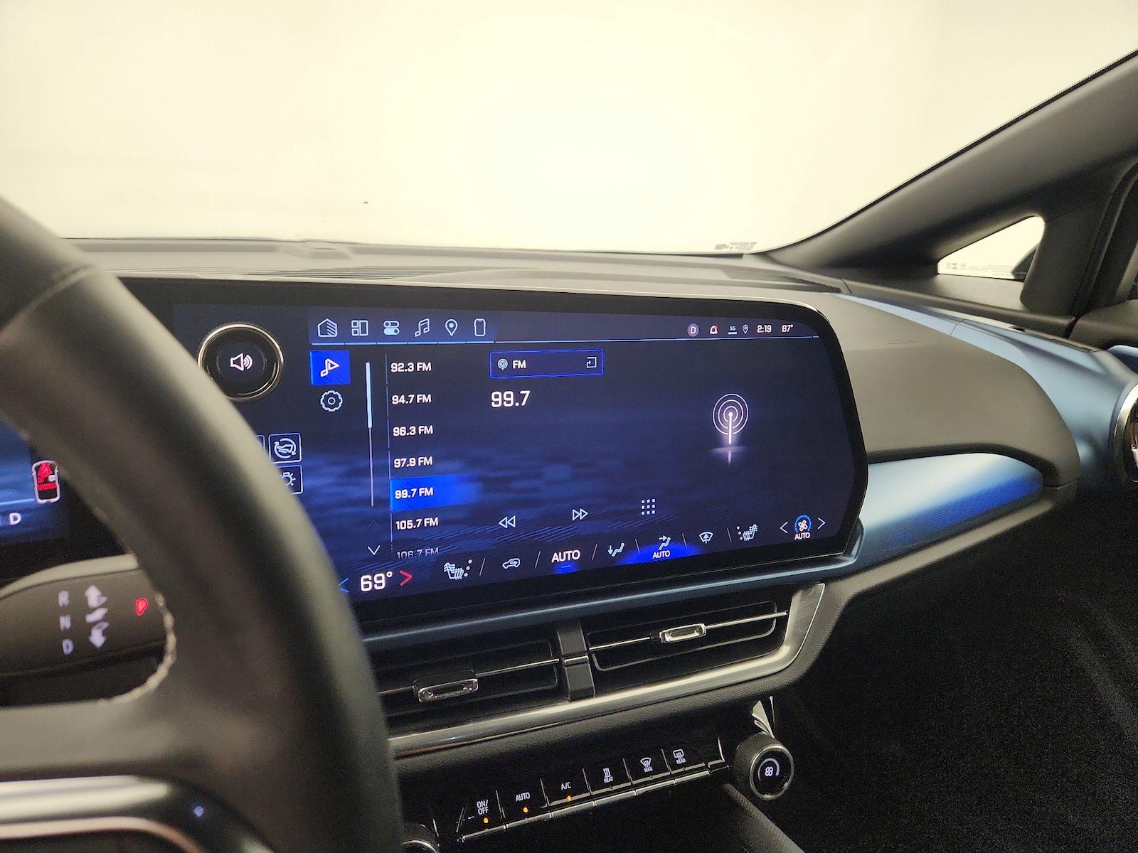 2024 Chevrolet Equinox EV LT - Photo 13
