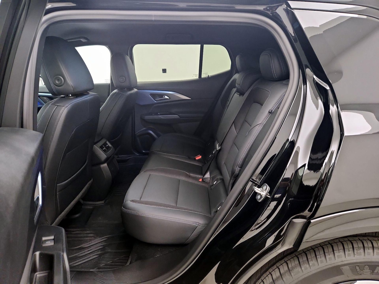 2024 Chevrolet Equinox EV LT - Photo 17