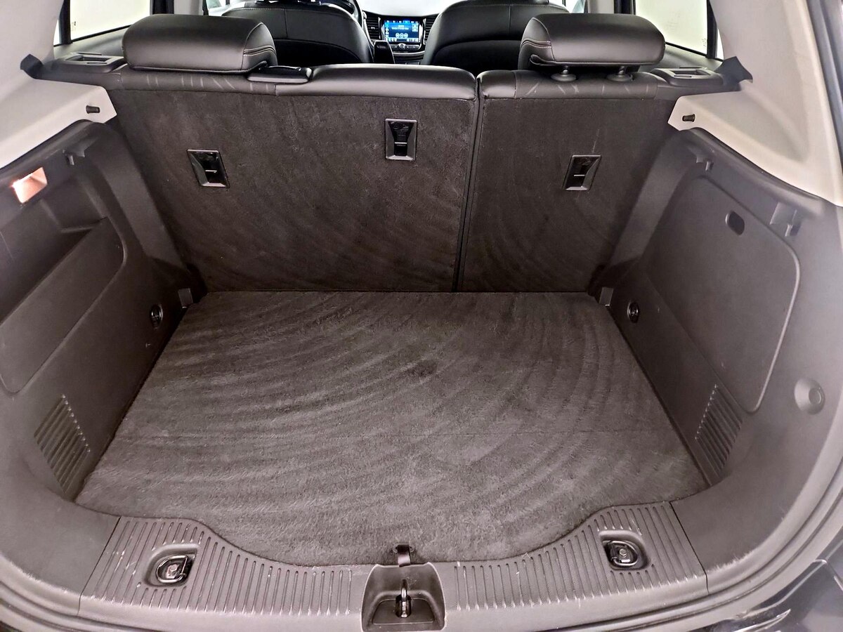 Trunk/Cargo (Seats Up)