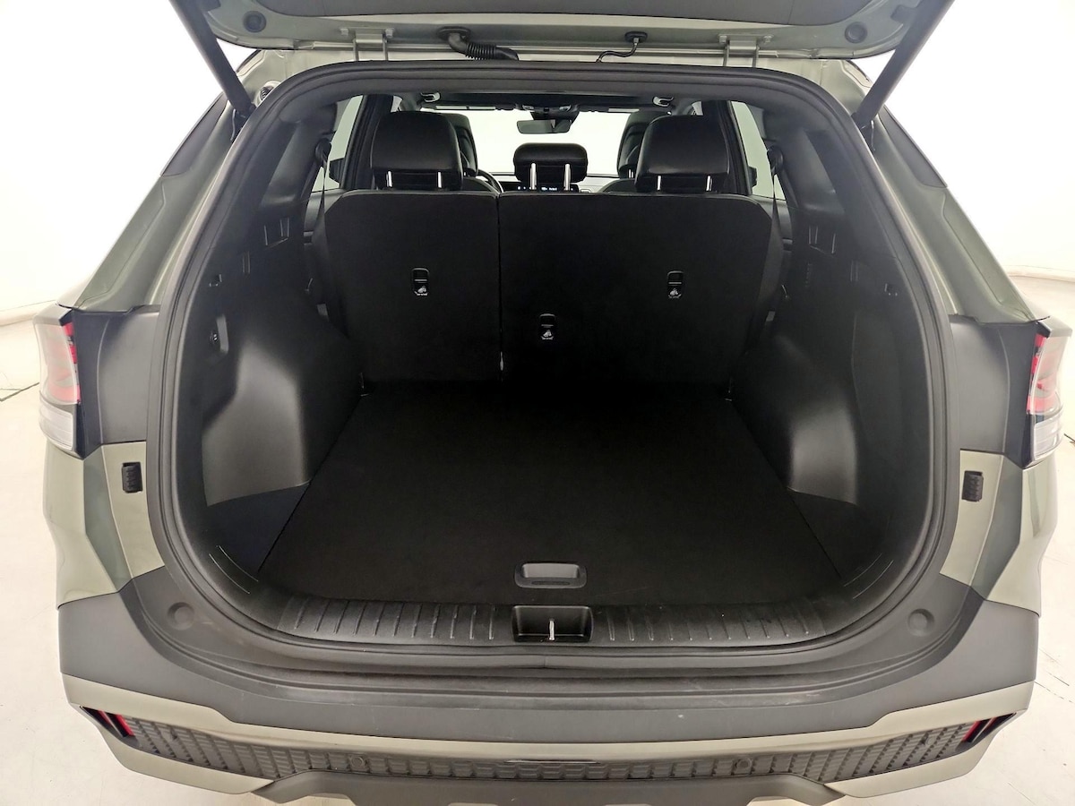 Trunk/Cargo (Seats Up)