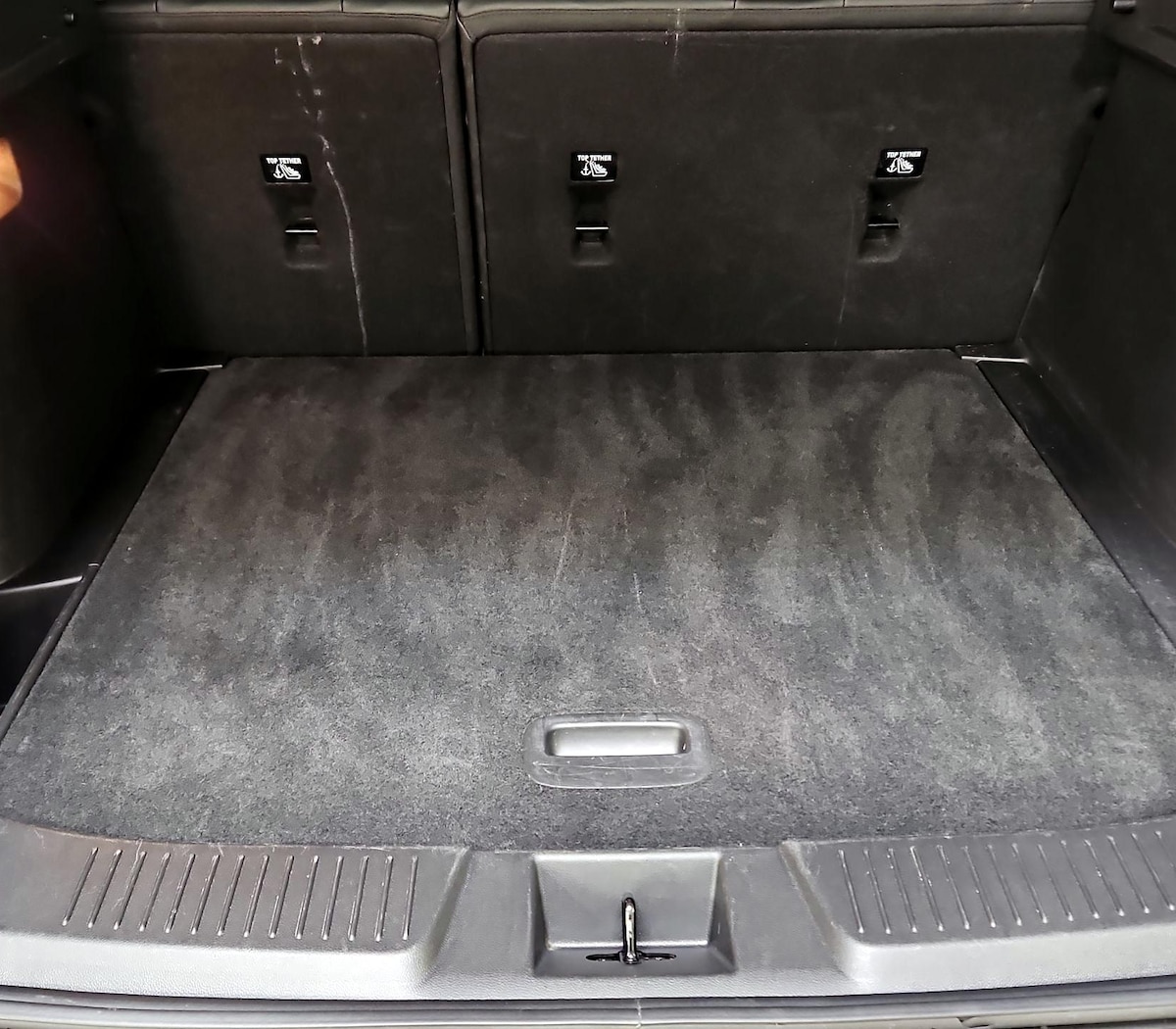 Trunk/Cargo (Seats Up)