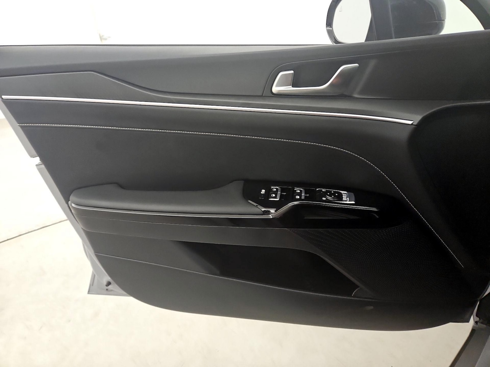 2025 Kia K5 GT-Line - Photo 13