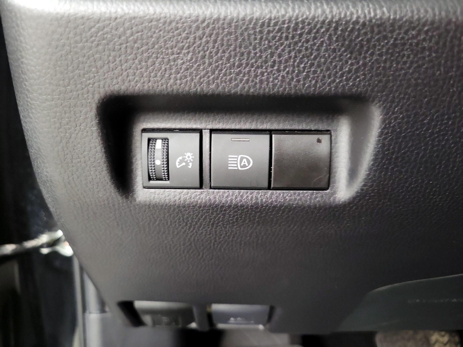 2025 Toyota RAV4 LE - Photo 14