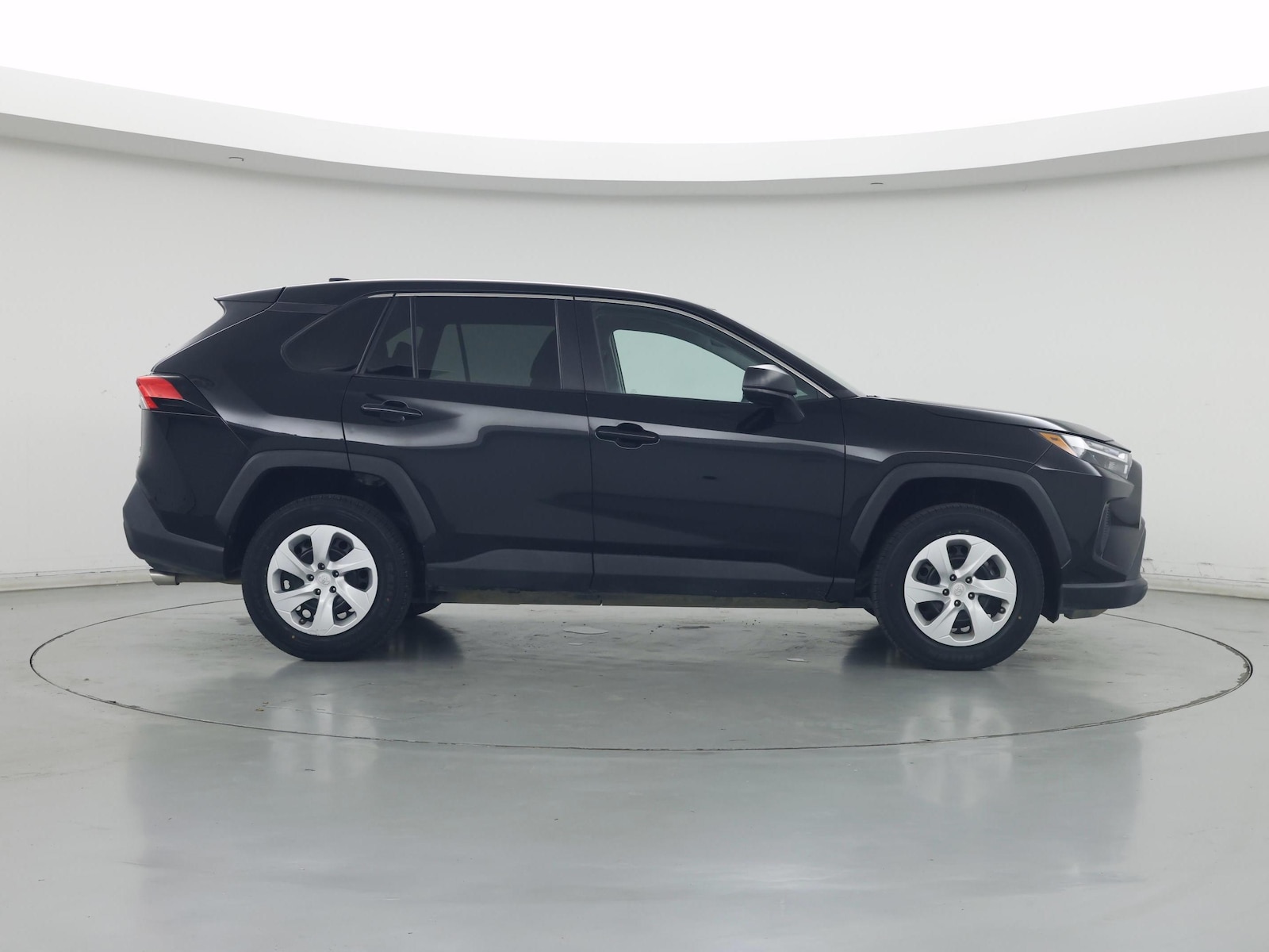 2025 Toyota RAV4 LE - Photo 8
