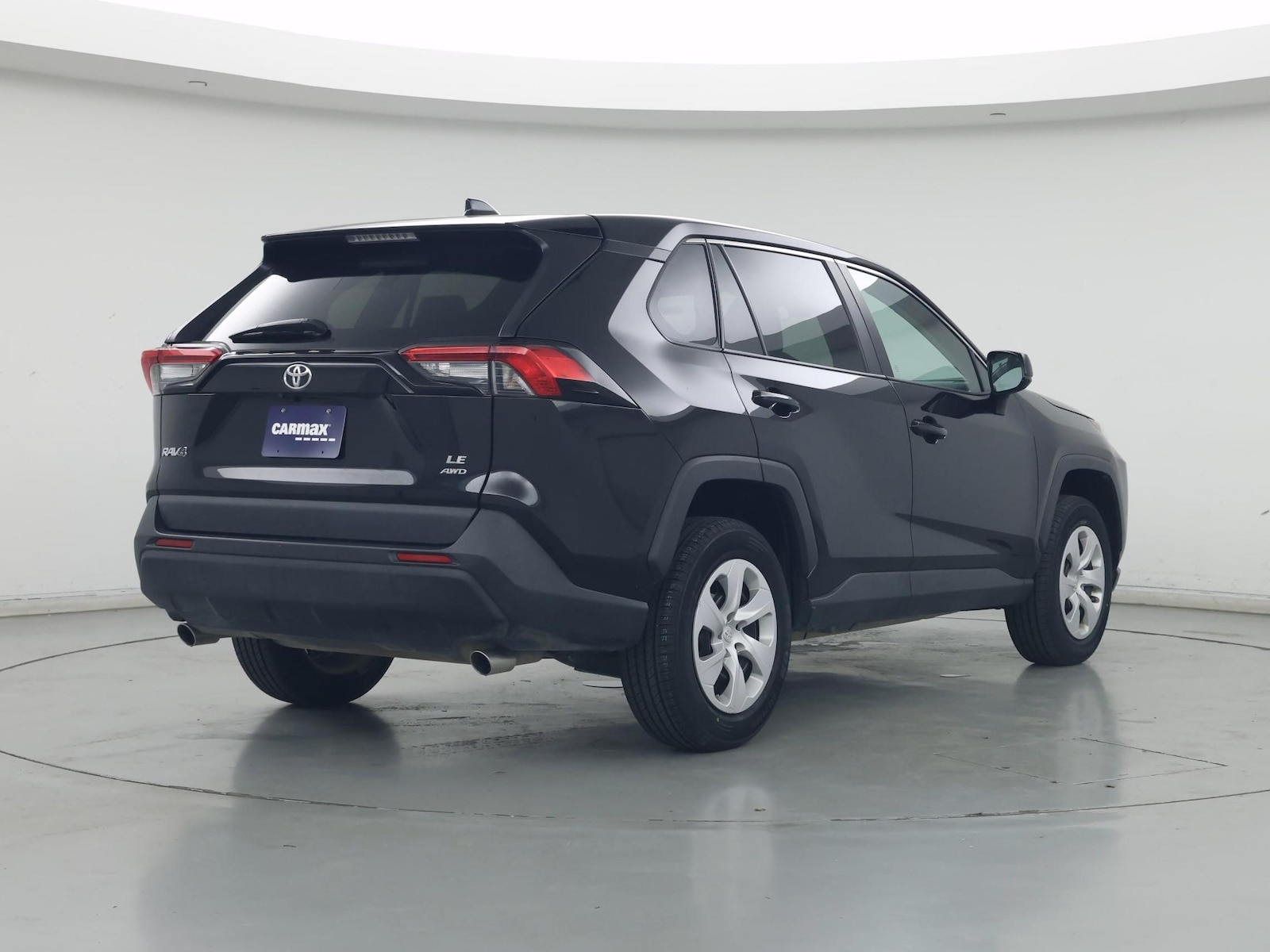 2025 Toyota RAV4 LE - Photo 9