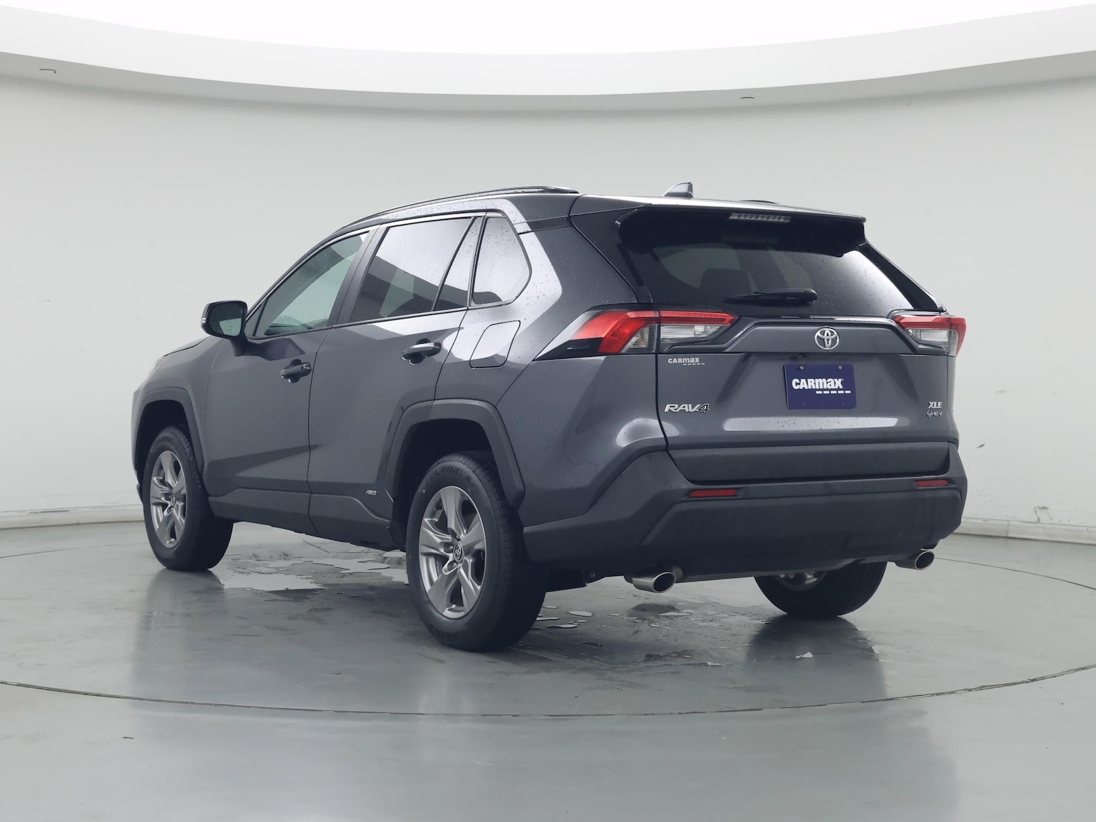 2025 Toyota RAV4 XLE - Photo 3