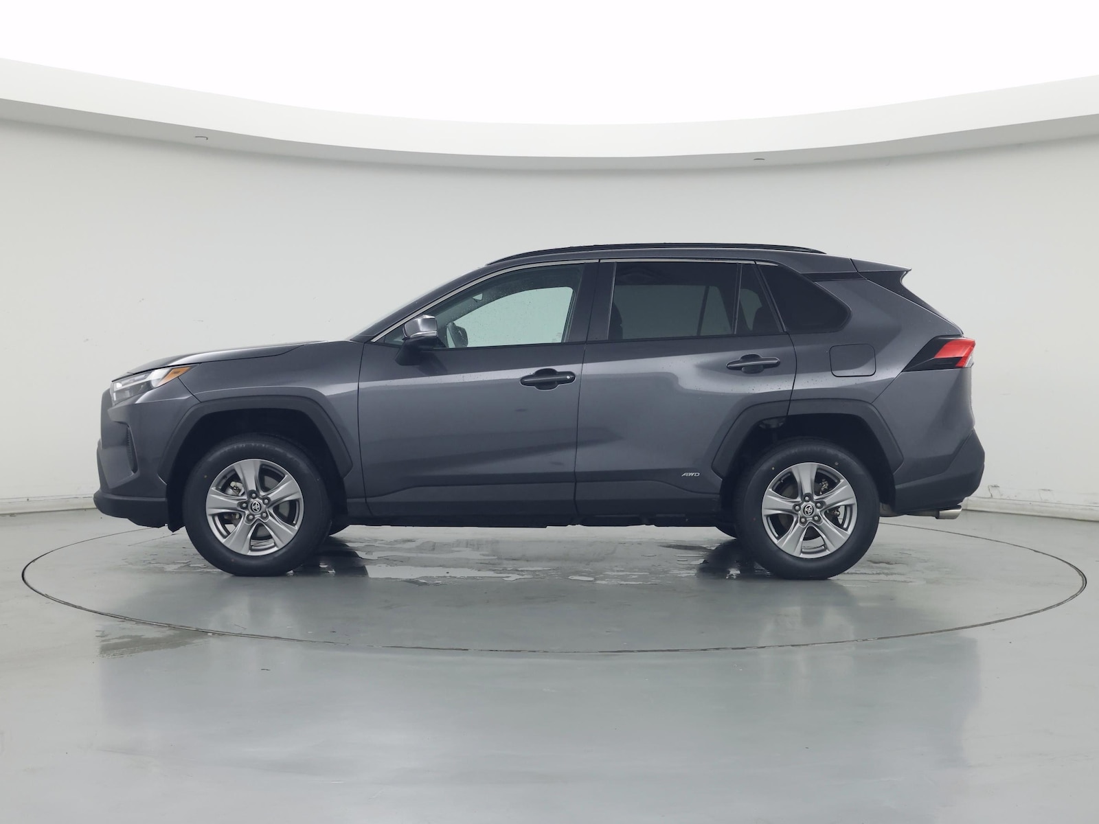 2025 Toyota RAV4 XLE - Photo 4