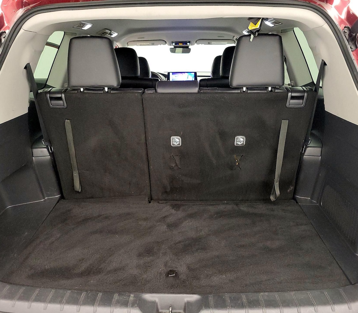 Trunk/Cargo (Seats Up)