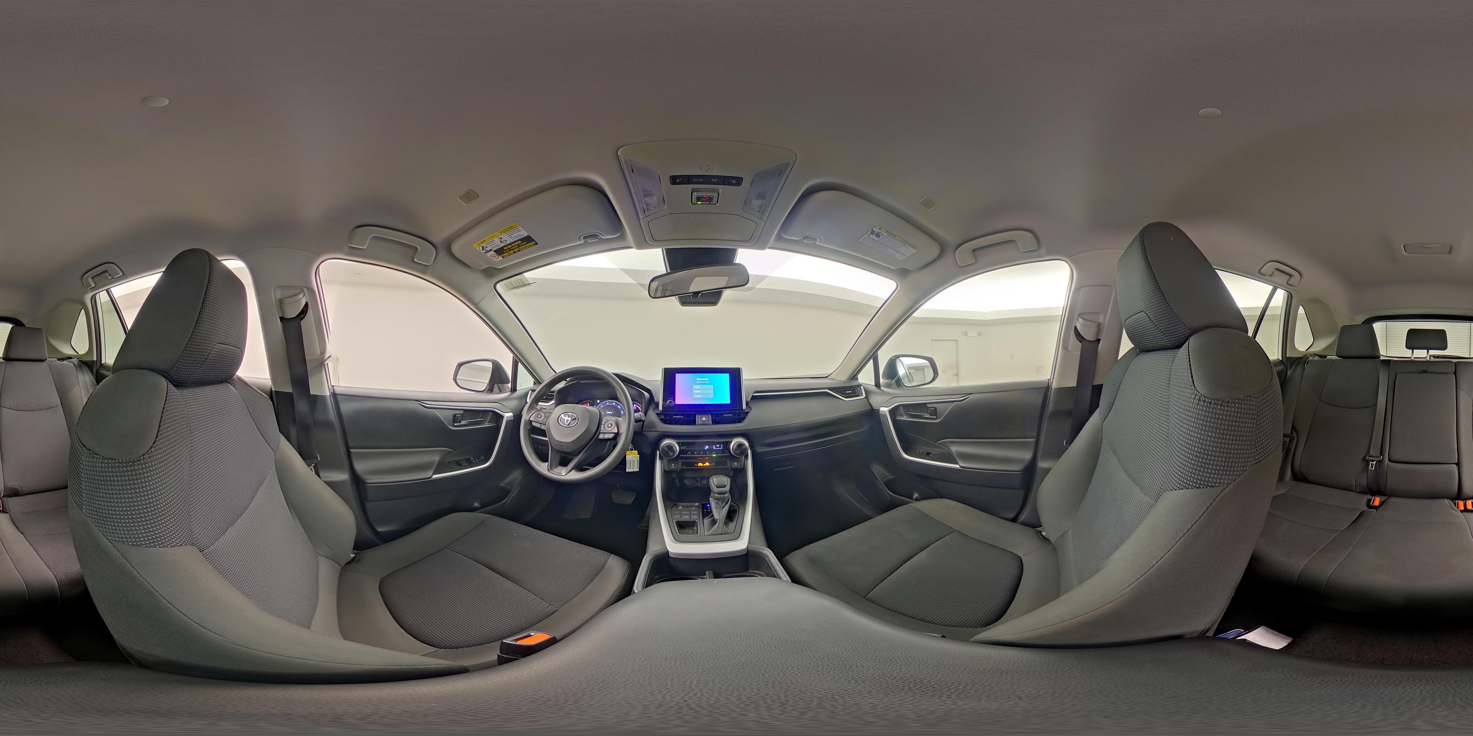 2025 Toyota RAV4 LE - Photo 25