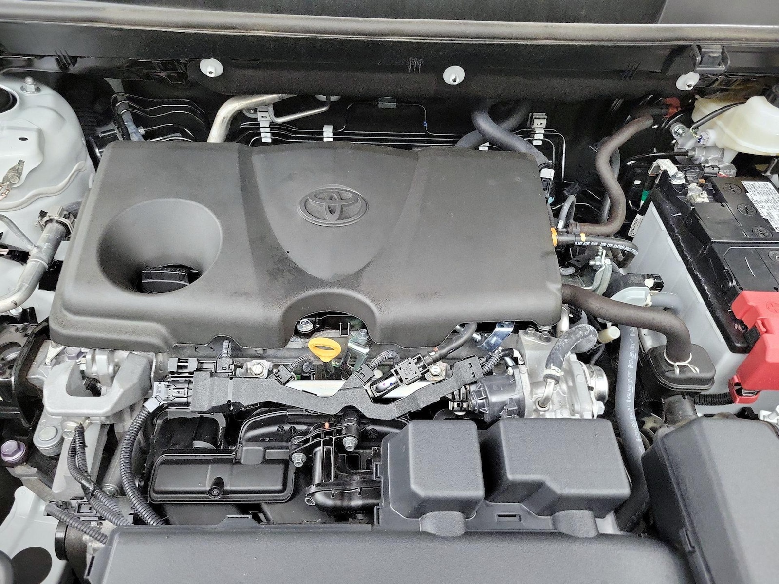 2025 Toyota RAV4 LE - Photo 23