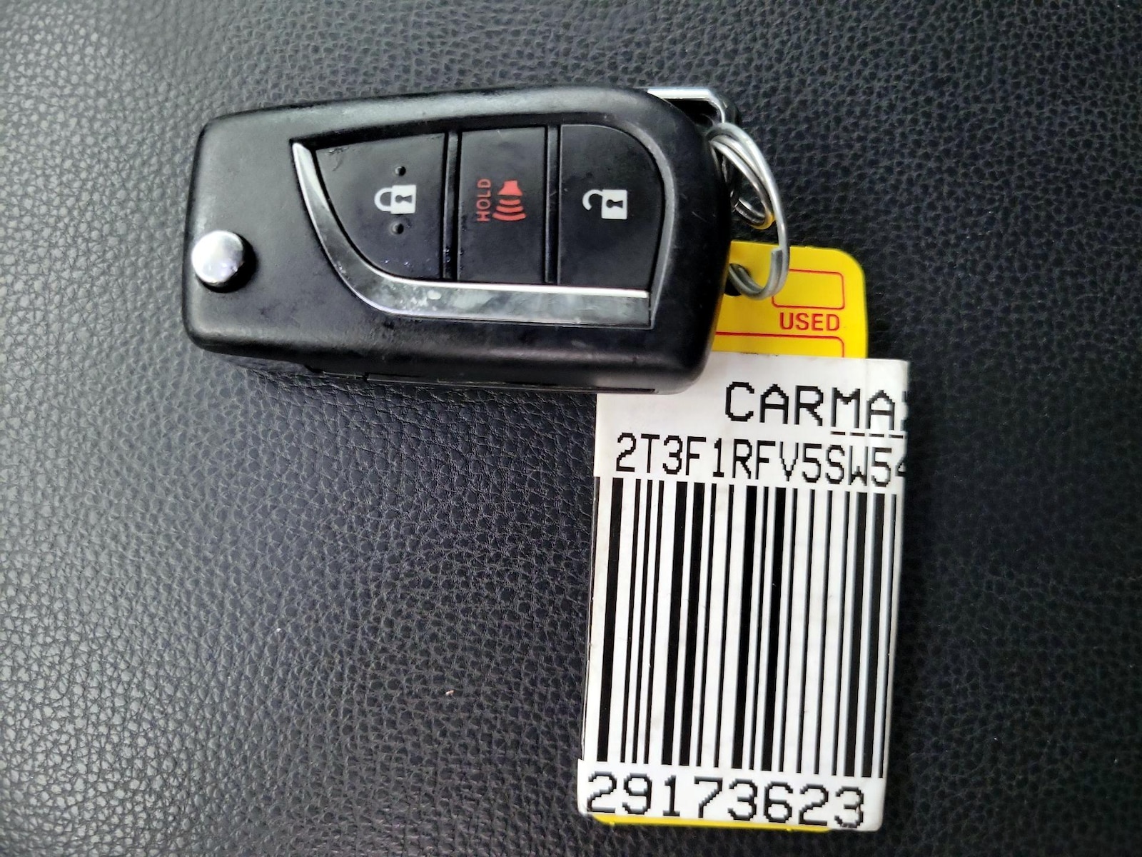 2025 Toyota RAV4 LE - Photo 24