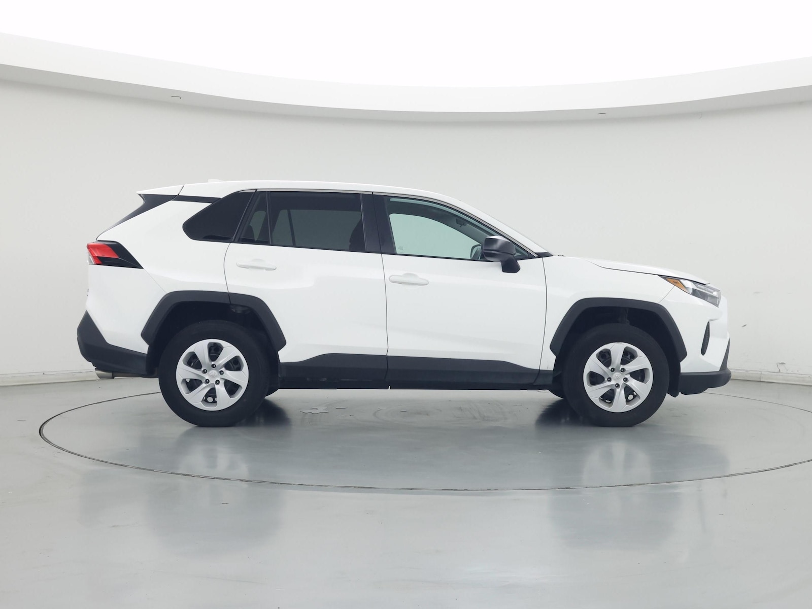 2025 Toyota RAV4 LE - Photo 8