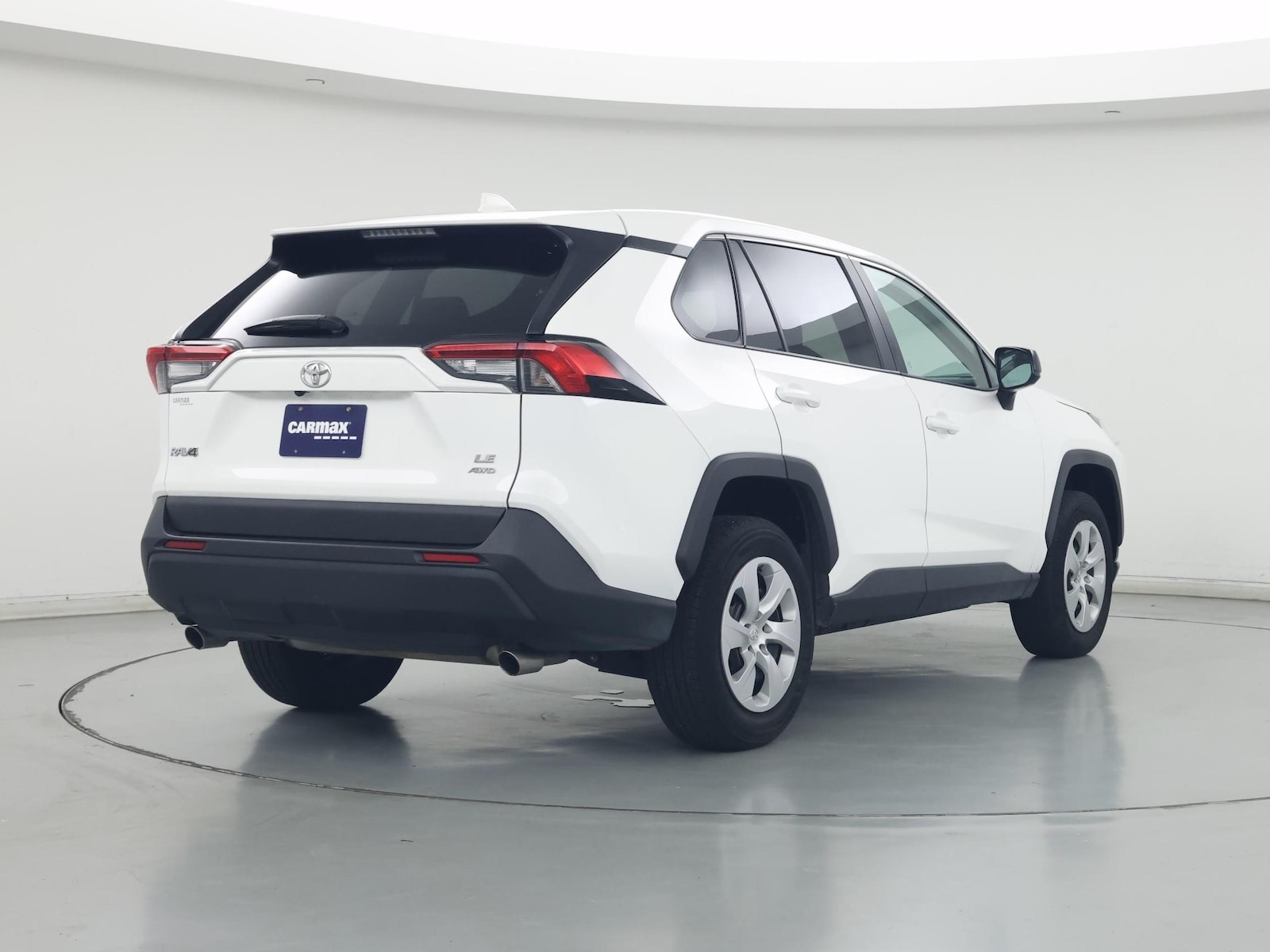 2025 Toyota RAV4 LE - Photo 9
