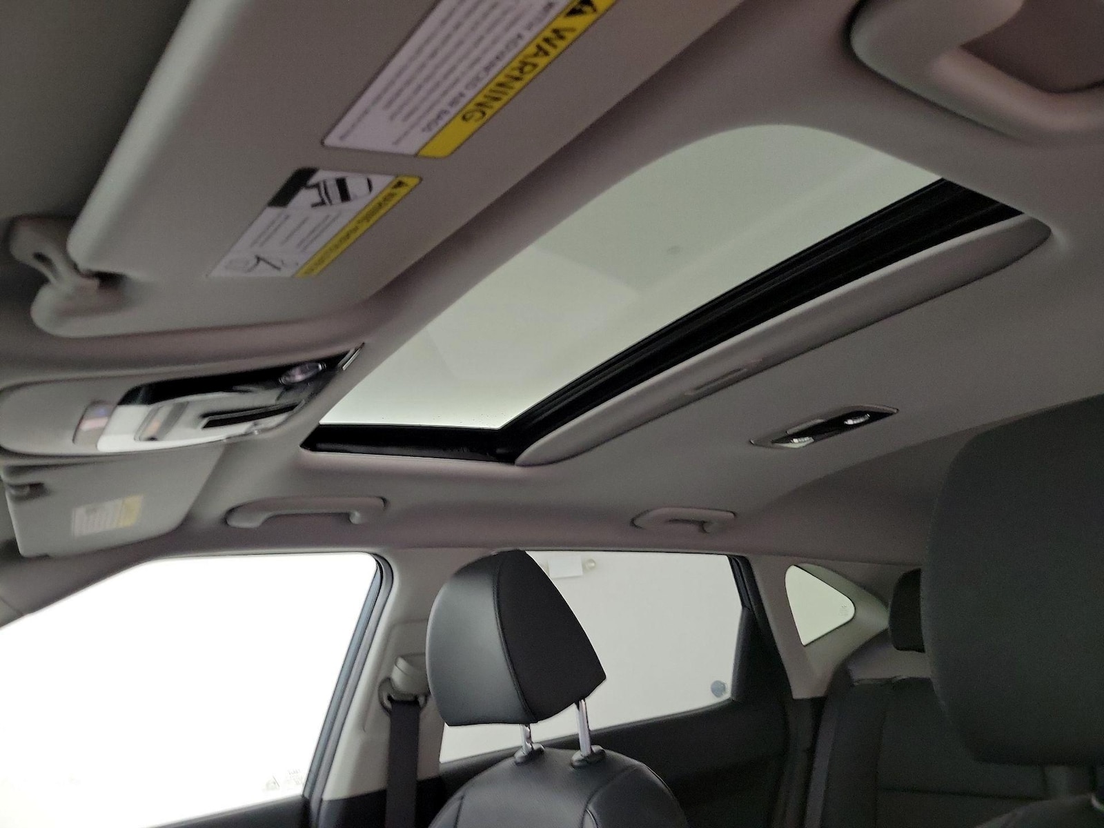 Sunroof(s) & Overhead Airbags