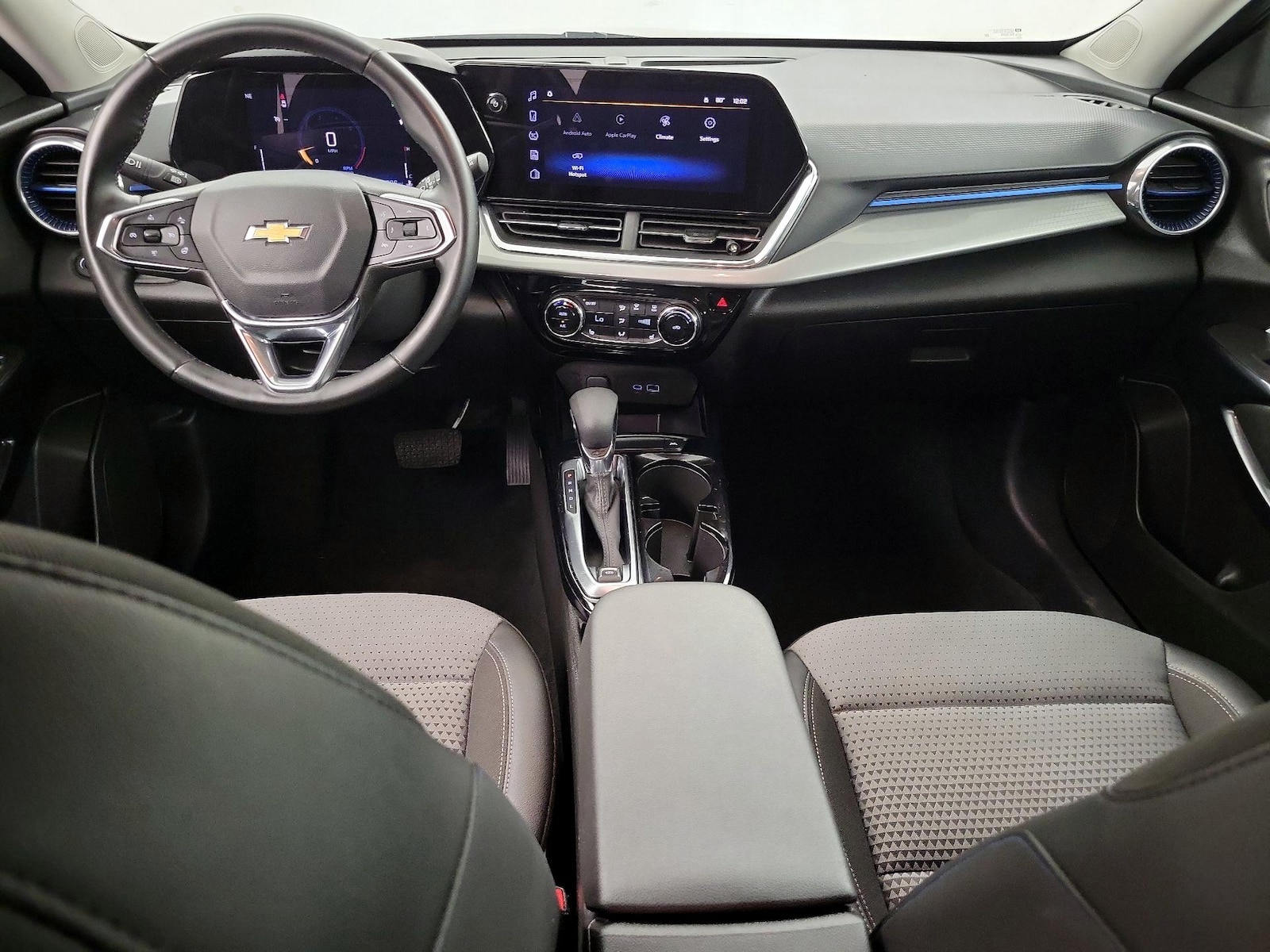 2025 Chevrolet Trax LT - Photo 10