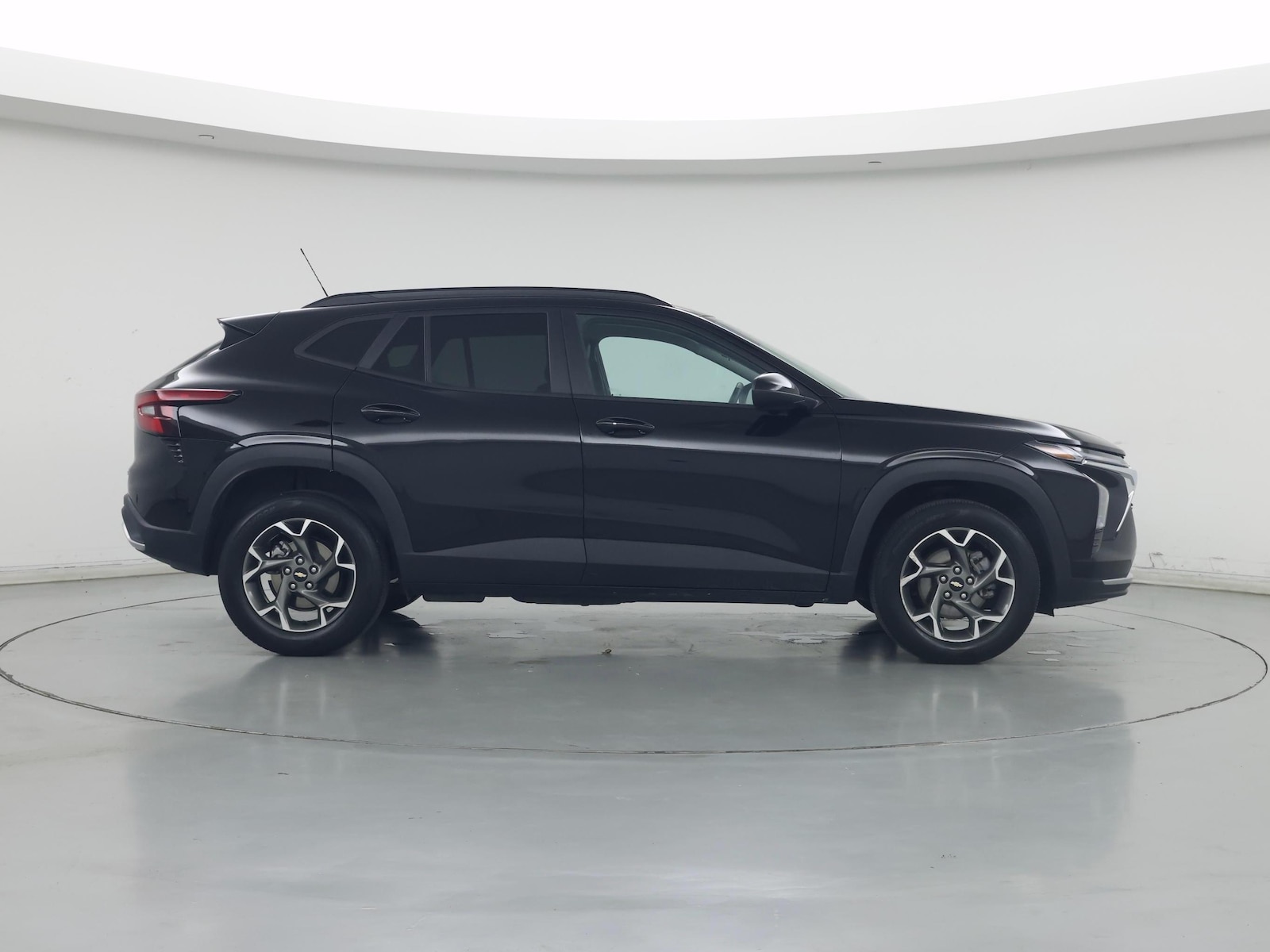 2025 Chevrolet Trax LT - Photo 8