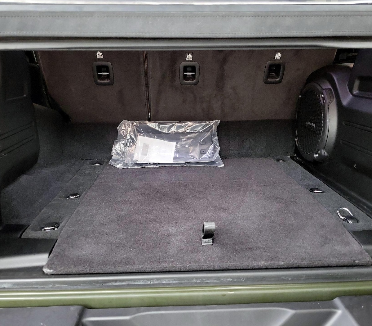 Trunk/Cargo (Seats Up)