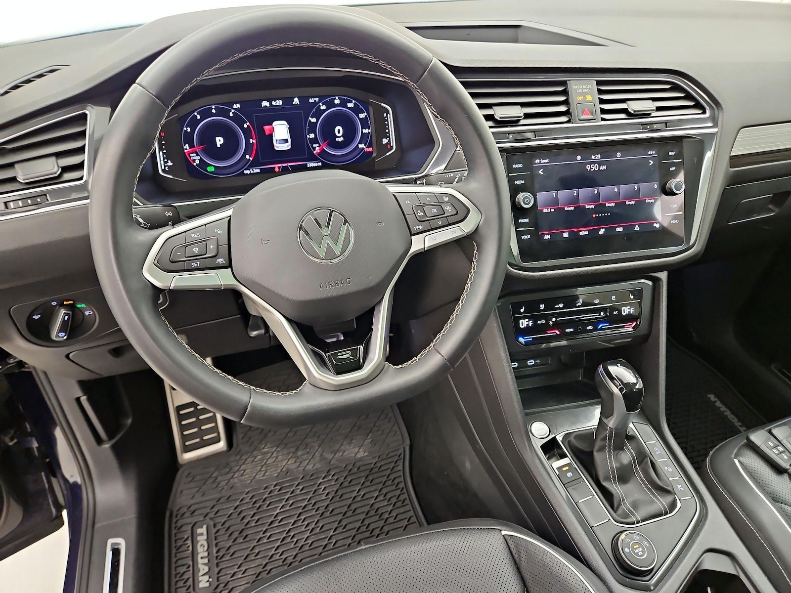 2023 Volkswagen Tiguan SEL R-LINE - Photo 10