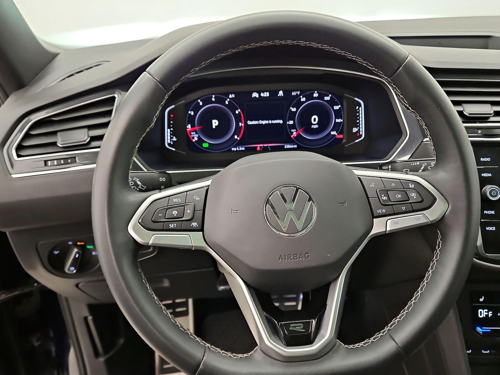 2023 Volkswagen Tiguan SEL R-LINE - Photo 11